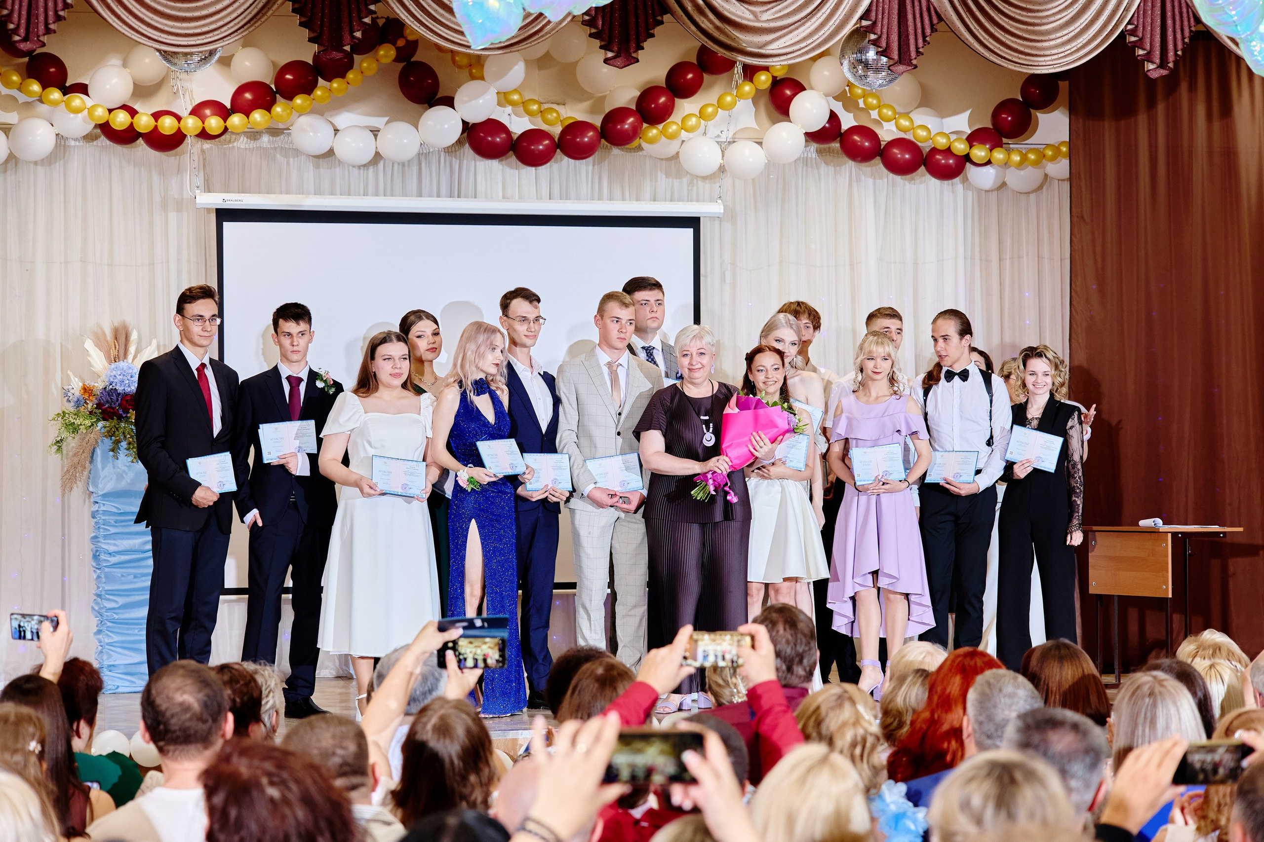 Выпускной 35 Сош. Фотограф Выпускные альбомы Таганрог Сергей Коробченко