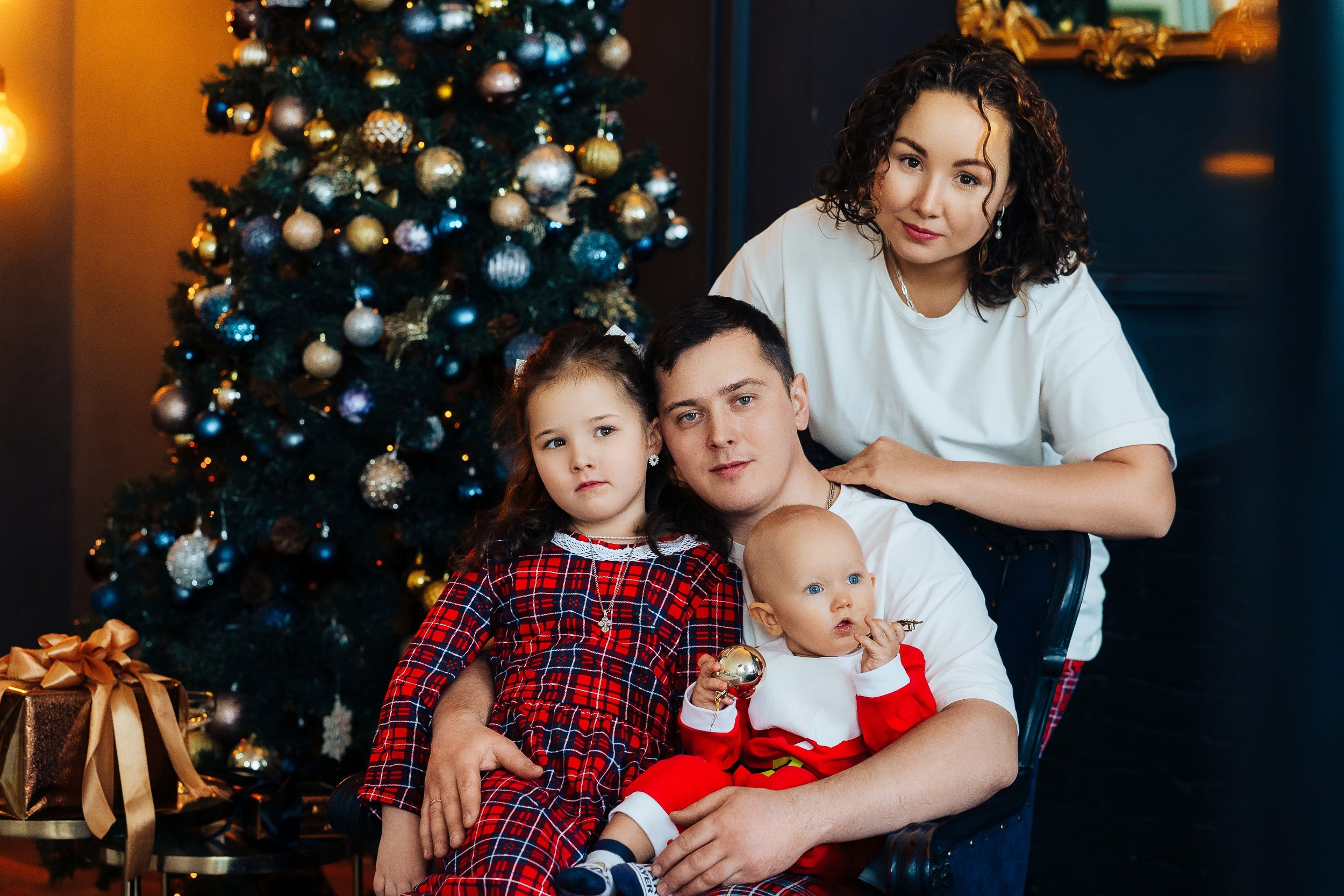 Семейная съёмка. Фотостудия Версаль. Ваш свадебный и семейный фотограф