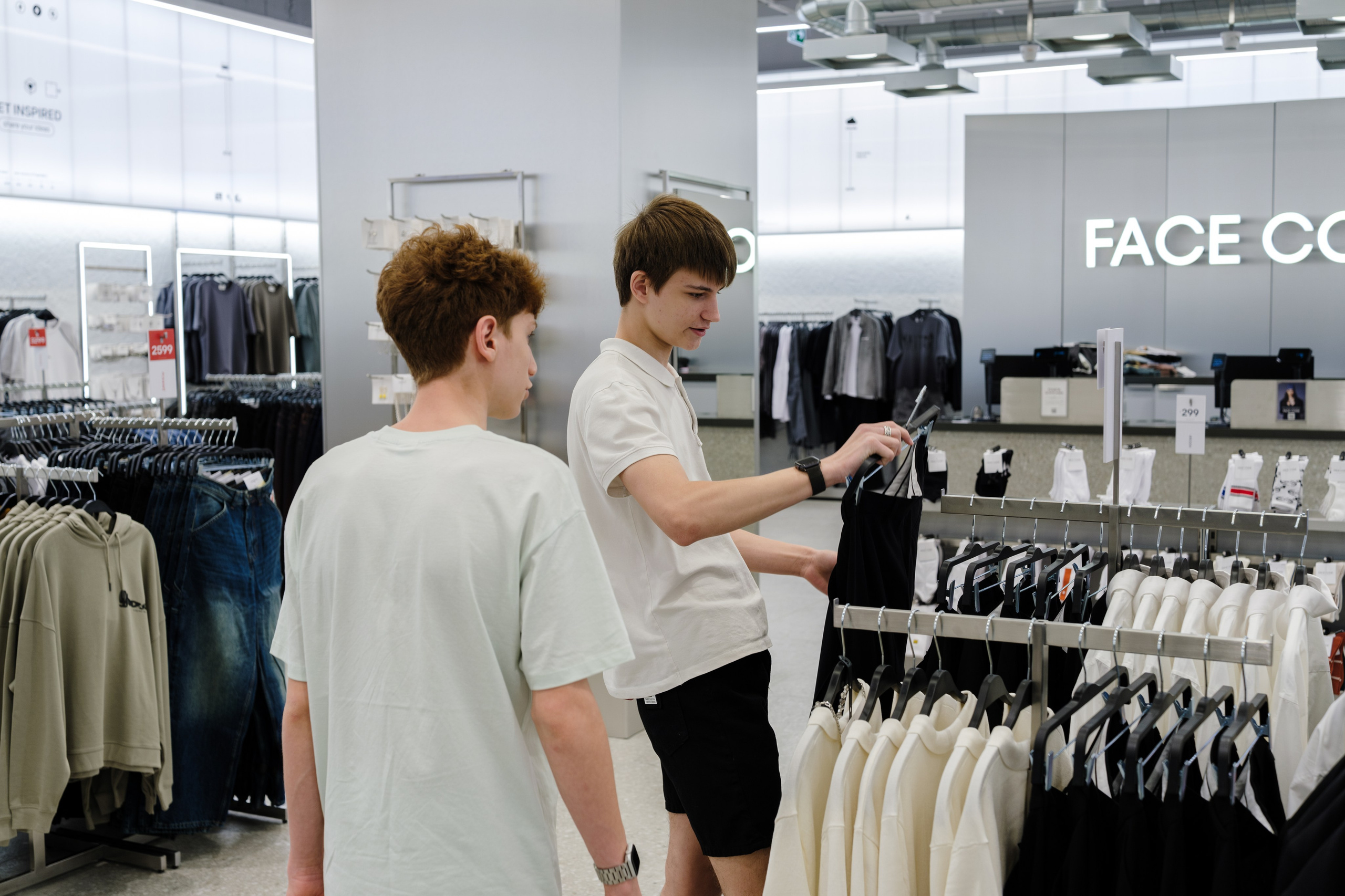 Открытие FACECODE. Репортажный и портретный фотограф в Москве Илья Спиридонов