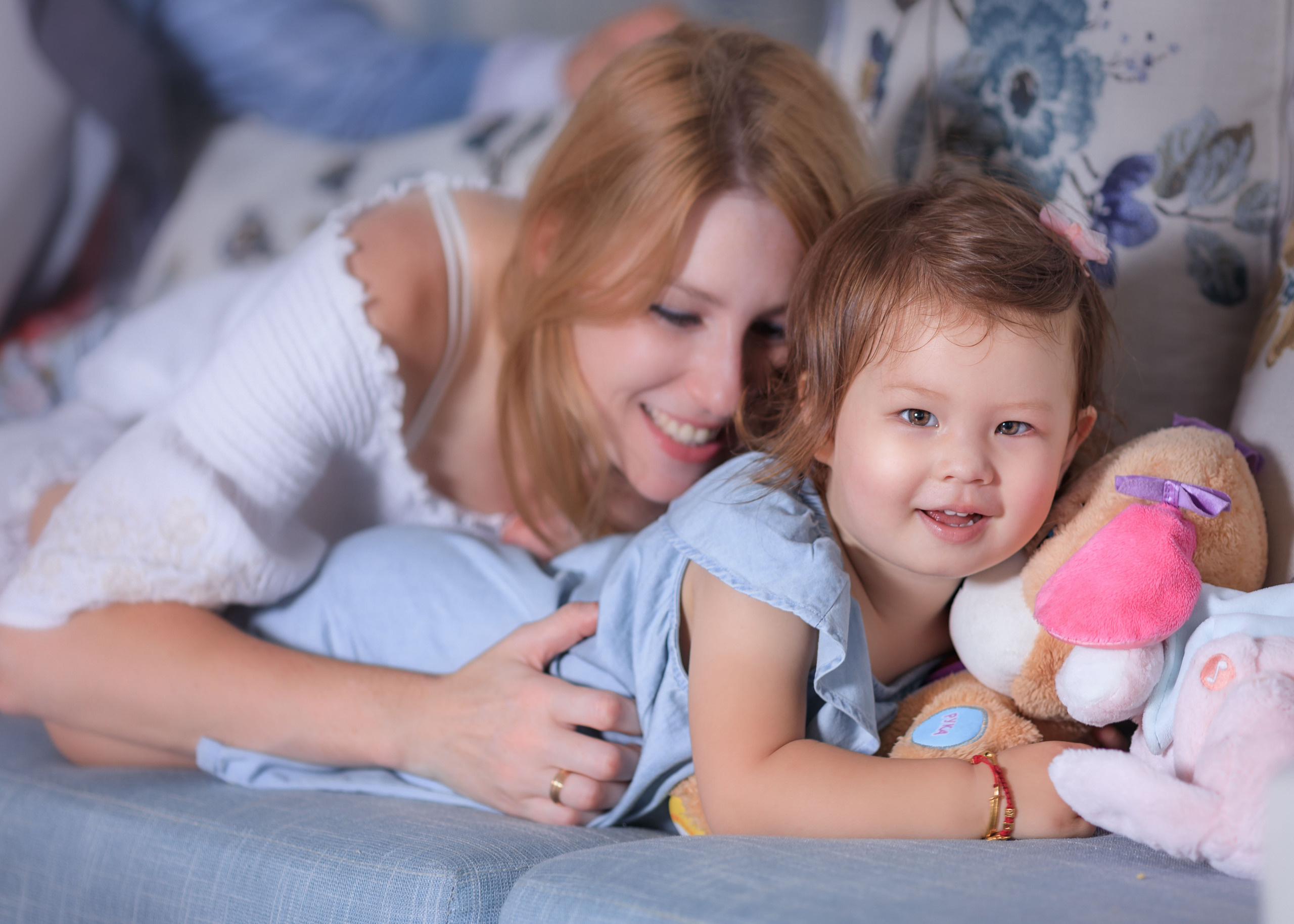 Семейная студийная фотосессия. Свадебные видео
