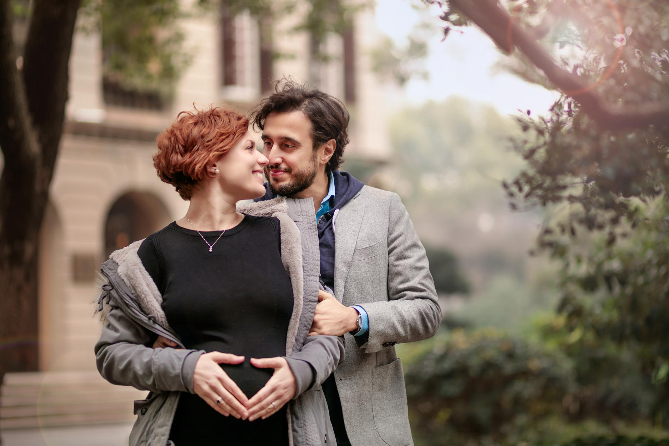 Беременность, прогулка в городе + дома. Свадебные видео