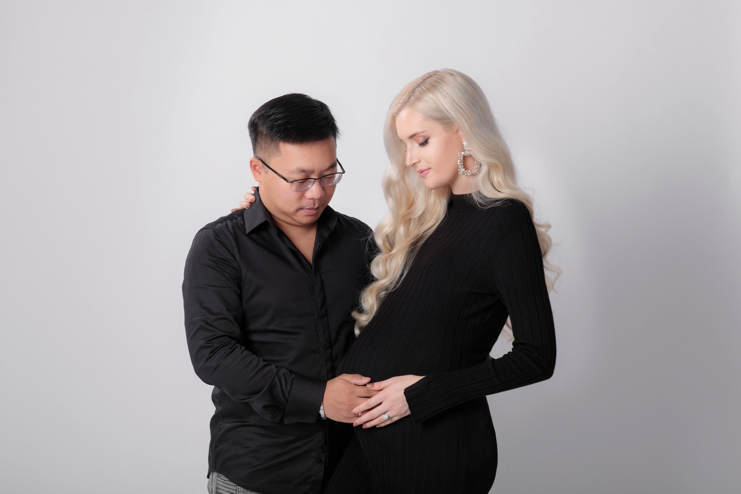 Съемка беременности в студии. Свадебные видео