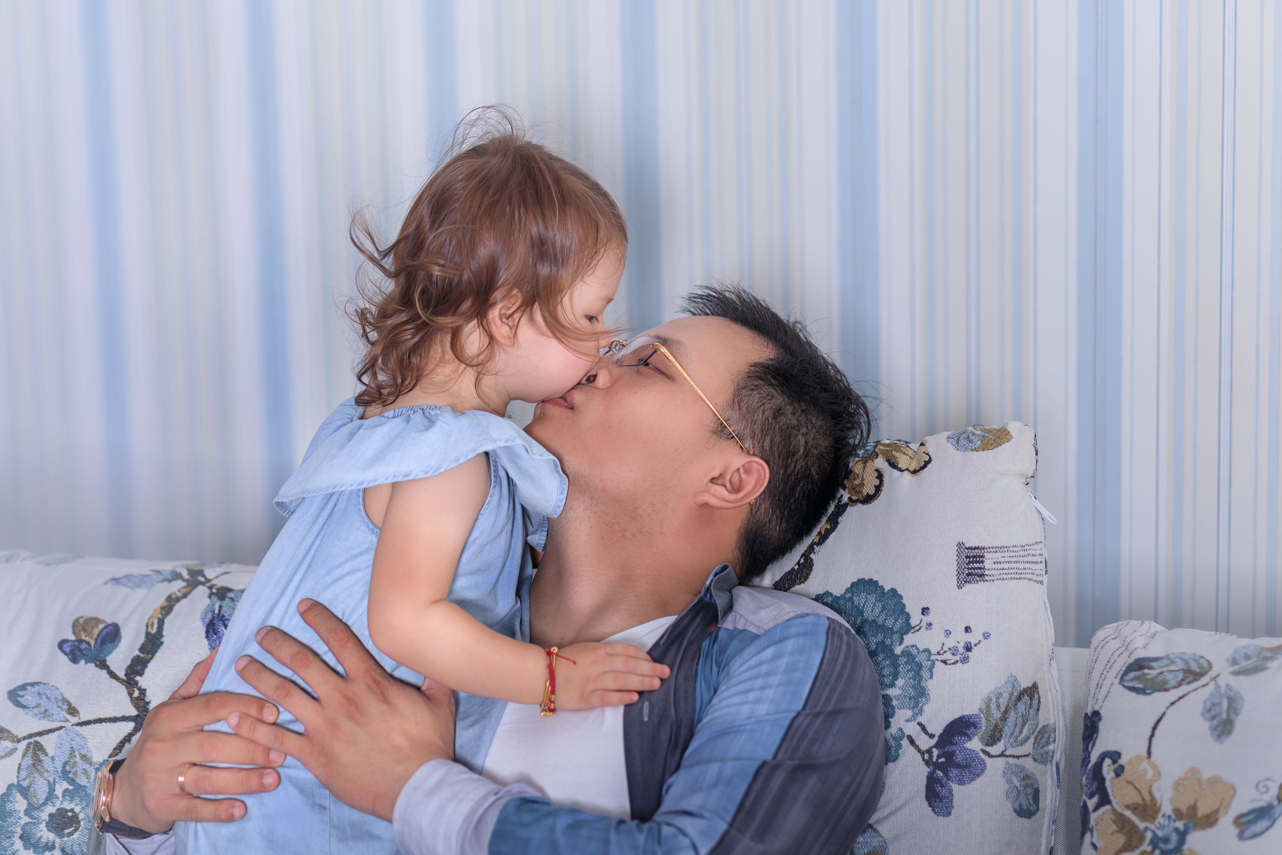 Семейная студийная фотосессия. Свадебные видео