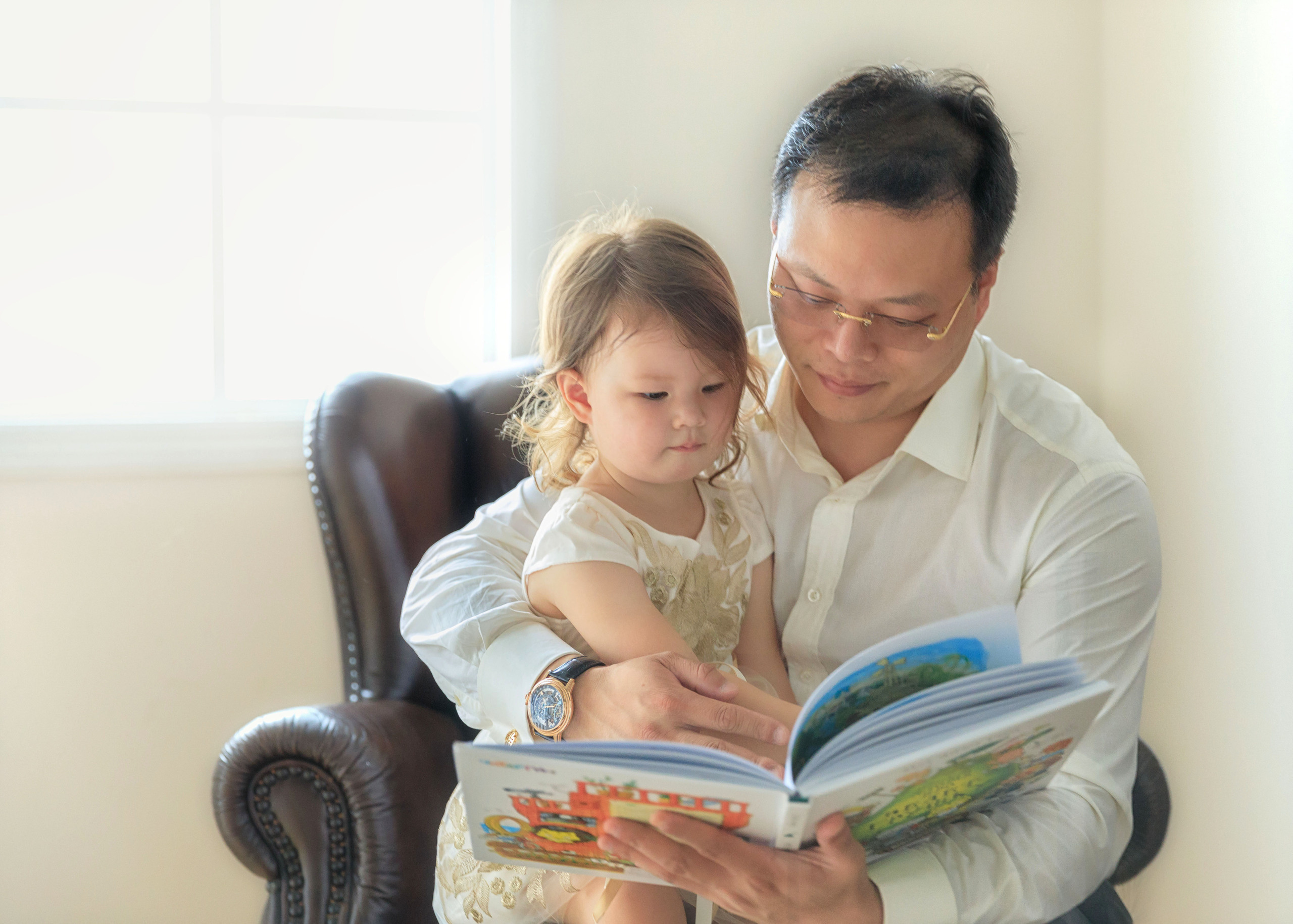 Семейная студийная фотосессия. Свадебные видео