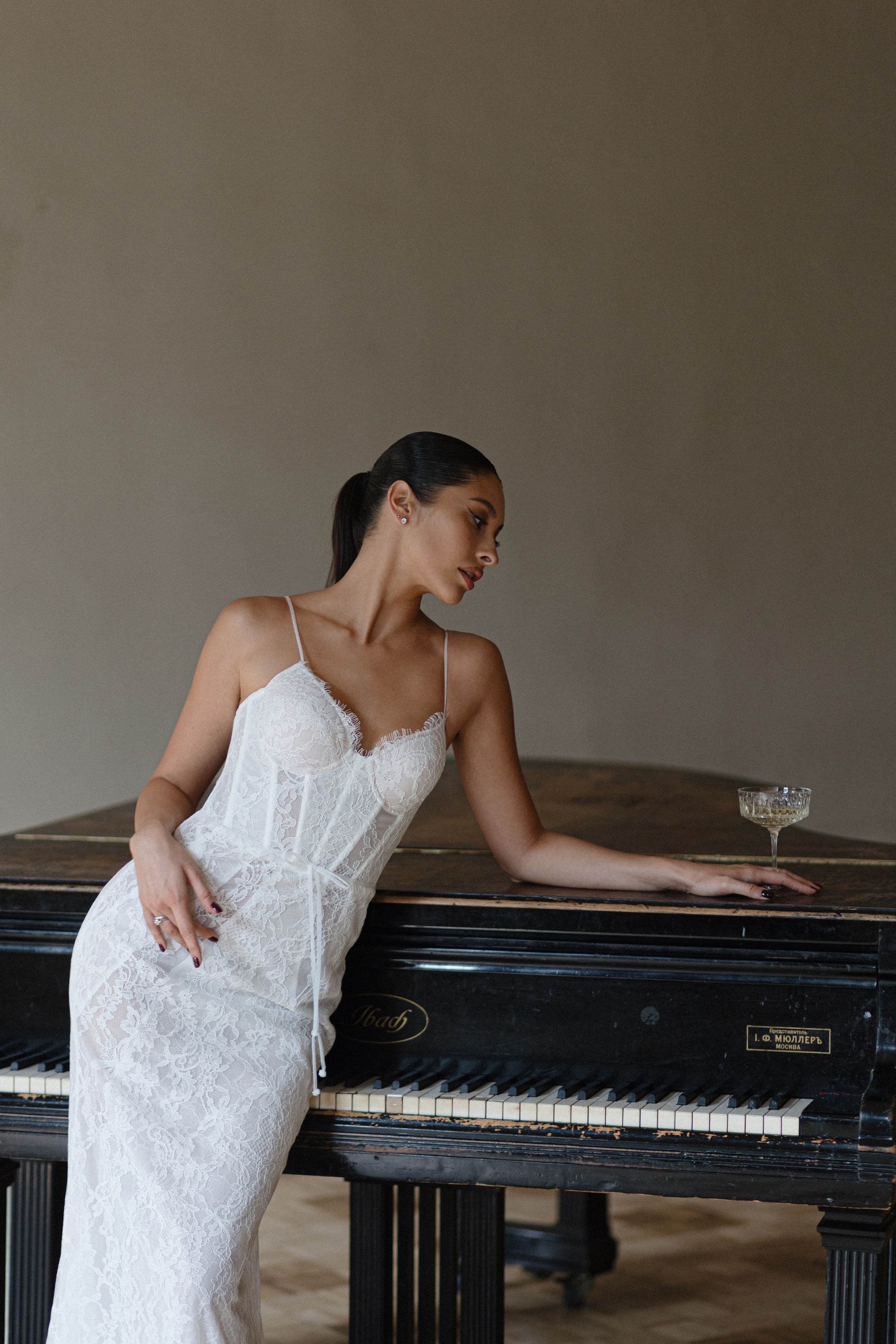 Фотосессия с кабриолетом в Москве свадебная. Свадебный фотограф Москва. Фотограф в Москве Валерия Рожкова