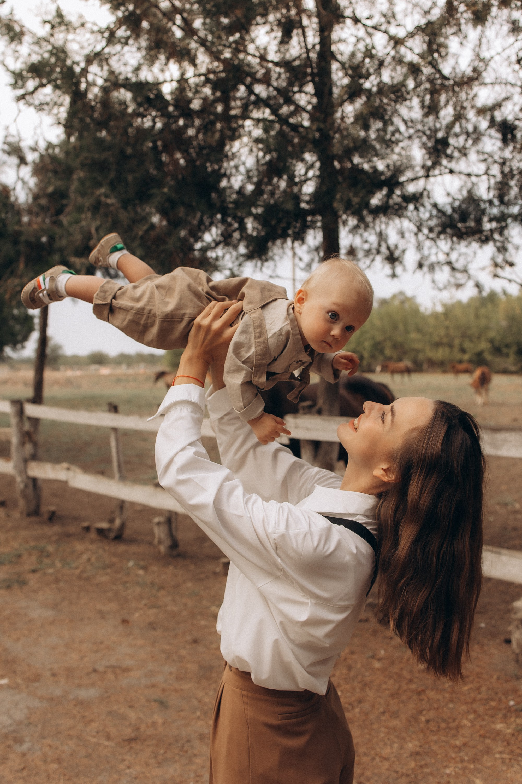 Мама с дочкой. Конюшня. Семейный фотограф в Краснодаре Храмова Анна