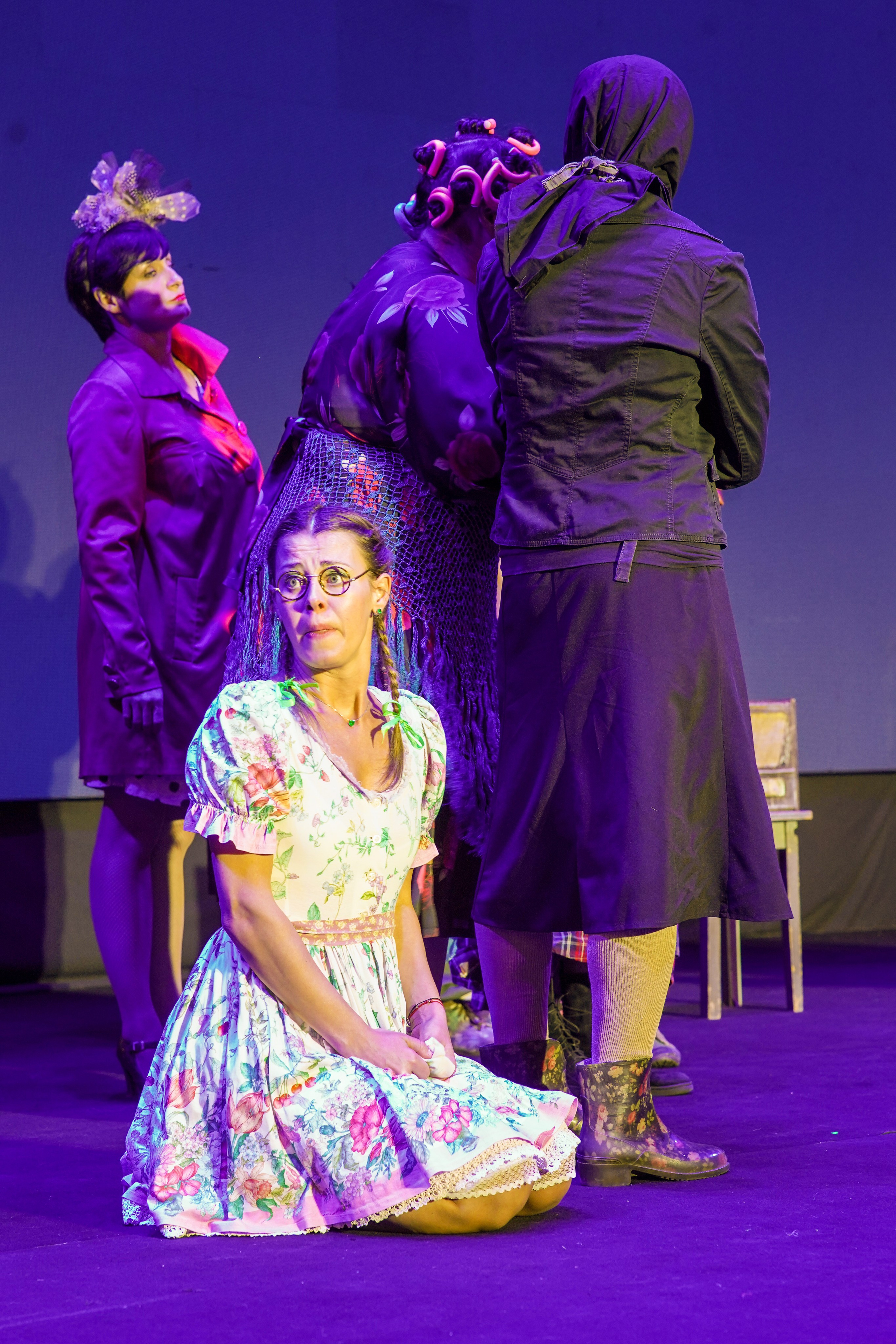 Спектакль «Всюду жизнь», Егор Дружинин. ZAGLADIN Bureau