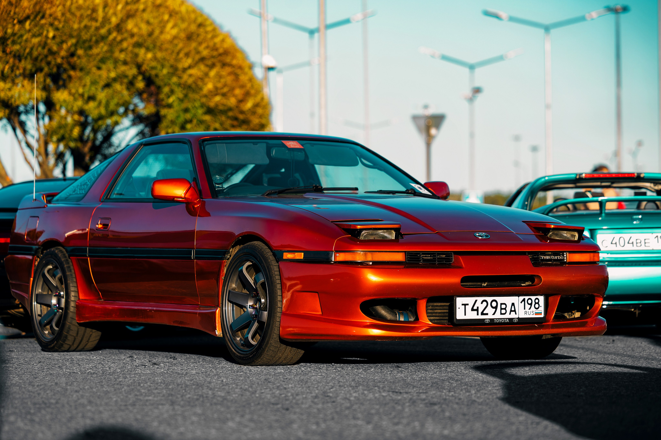 Фотографии закрытия сезона 2025 VibeSide — дрифт и автошоу у МЕГА Дыбенко, Санкт-Петербург