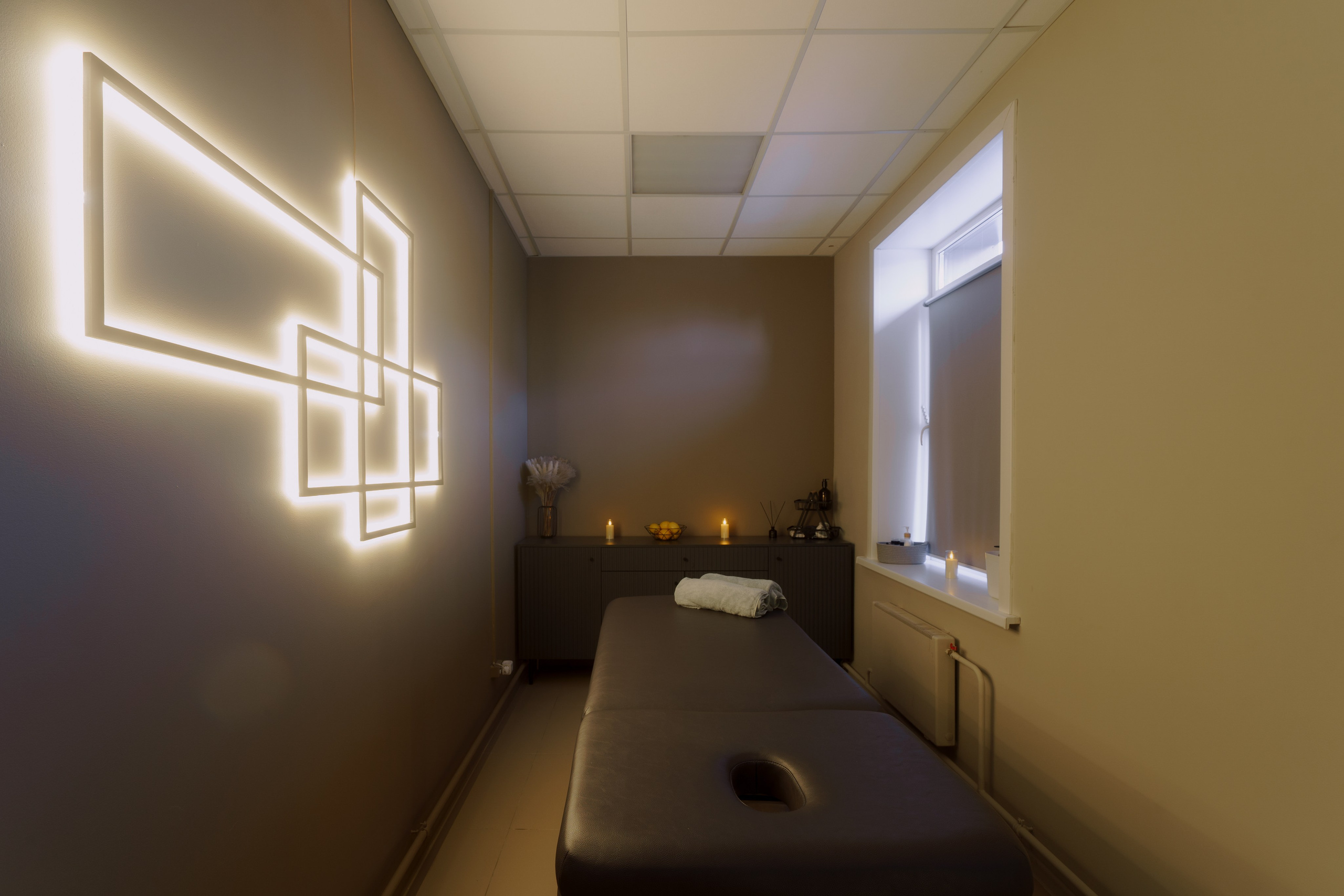 Интерьер массажного кабинета в студии красоты