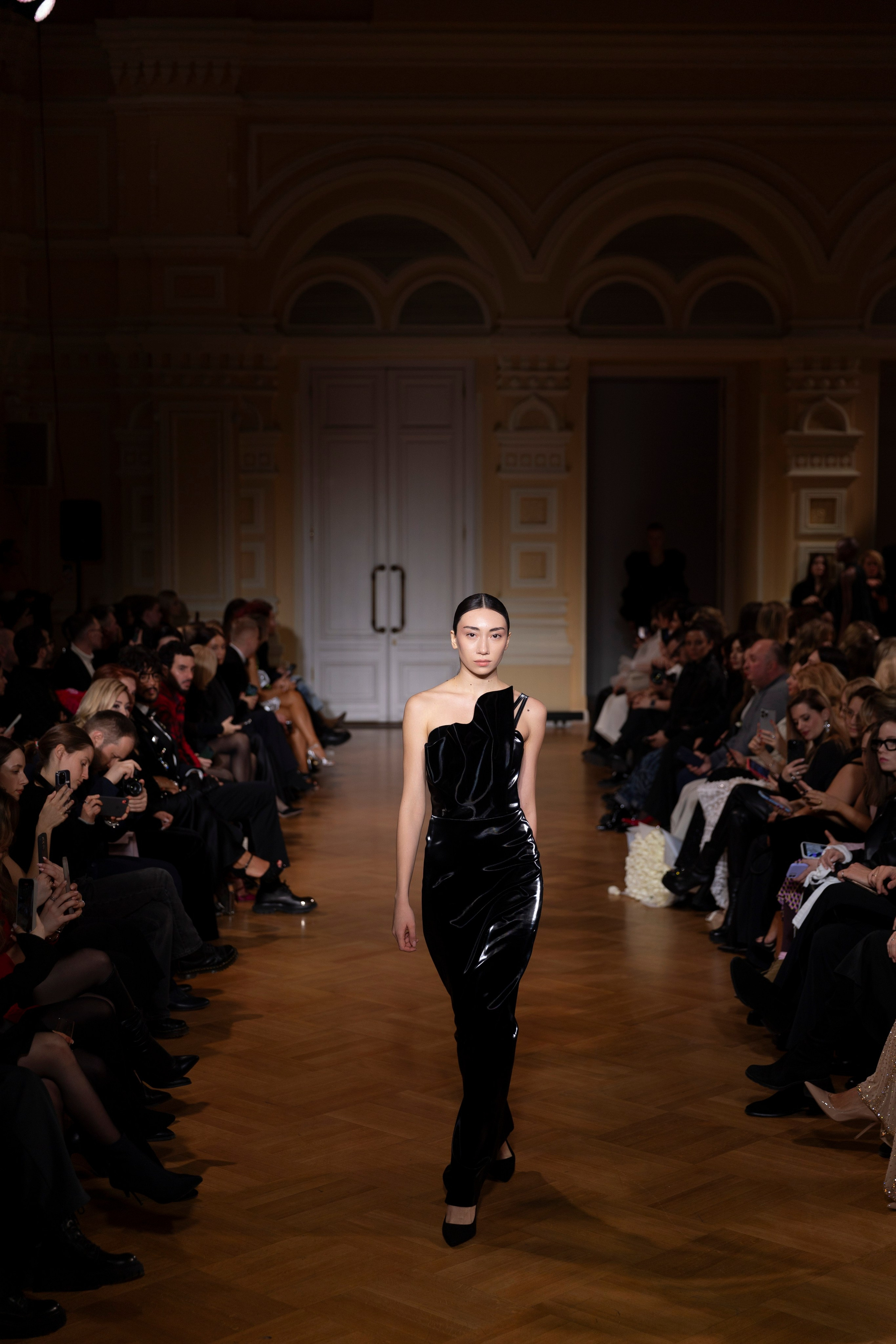 CANACH fashion show by Artashes Oganian, GUM, Moscow. «Птичка на проводе»: информационный портал в Москве