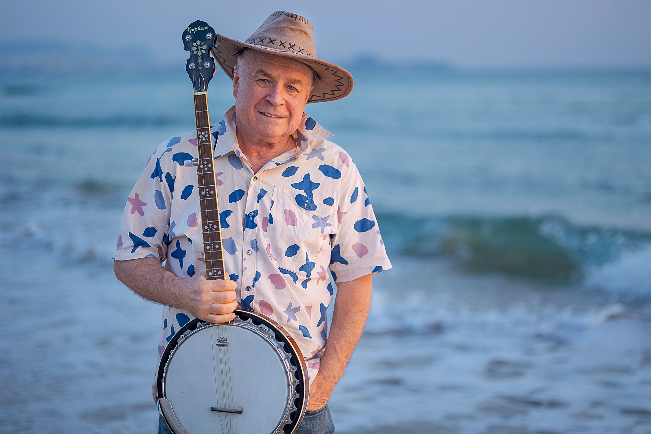 Григорий Гладков — композитор, исполнитель, заслуженный деятель искусств РФ (2004), член Союза композиторов и Союза кинематографистов России. Наталья Антипас фотограф Москва