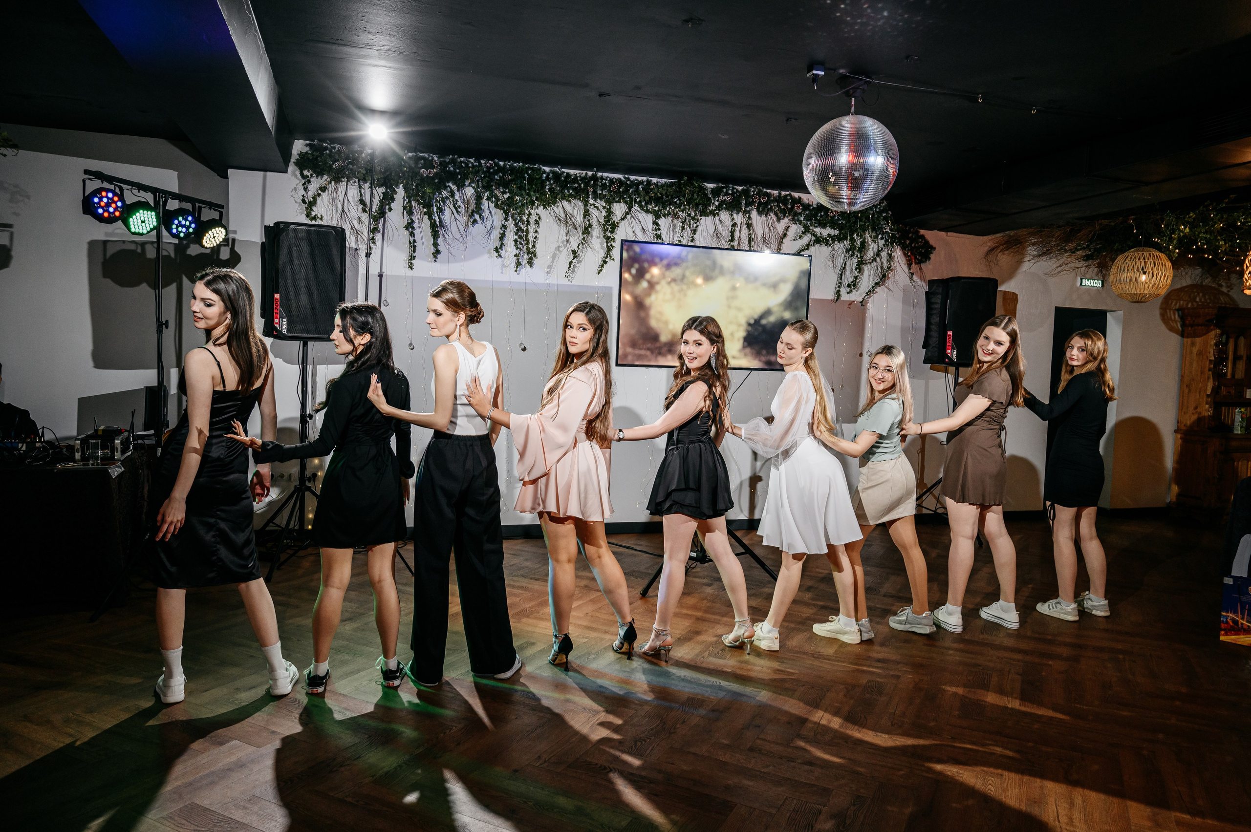 Выпускной Школа № 7. Фотограф Владивосток. Игорь Кирсанов