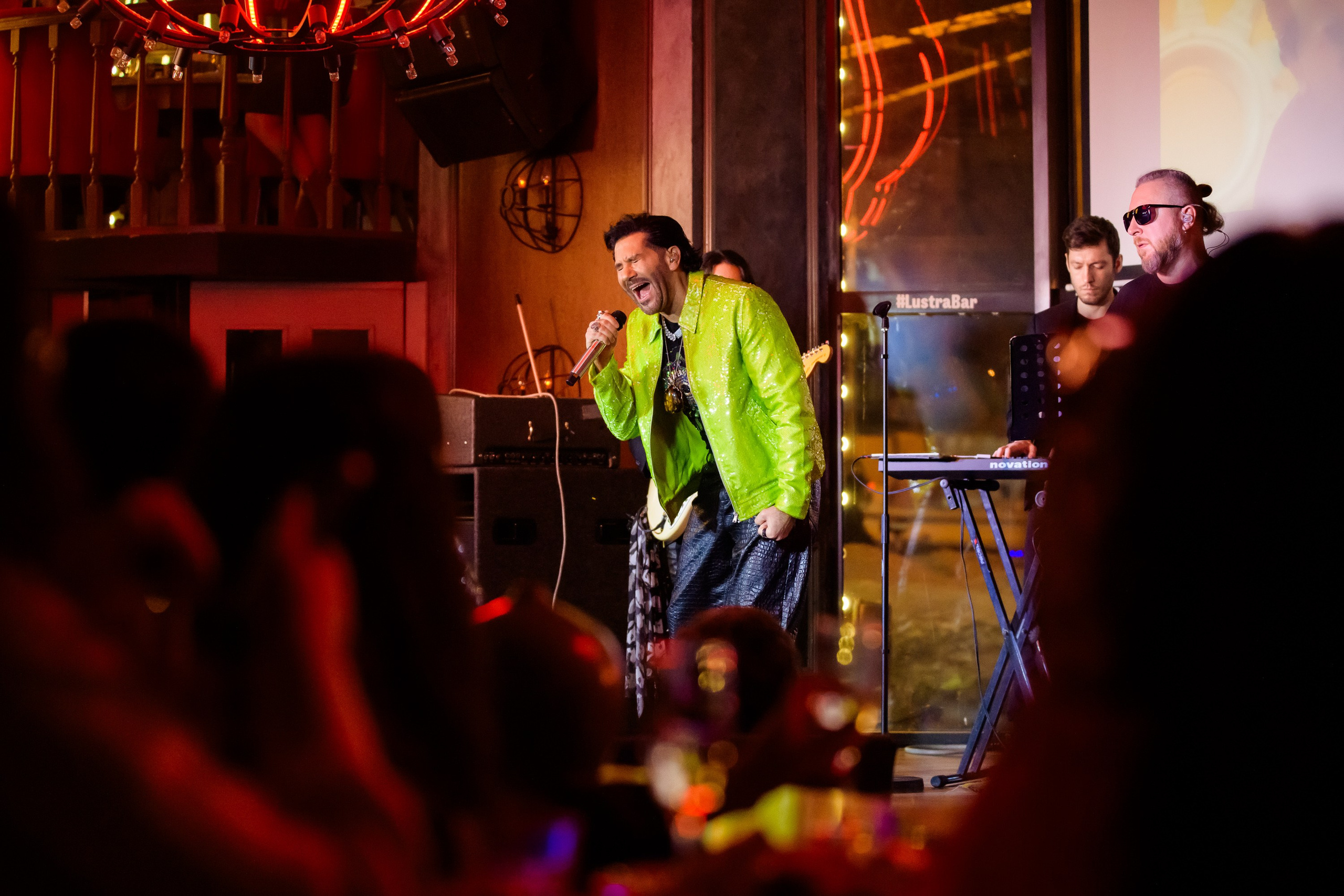 Люстра бар. Репортажный фотограф Сергей Дроздов