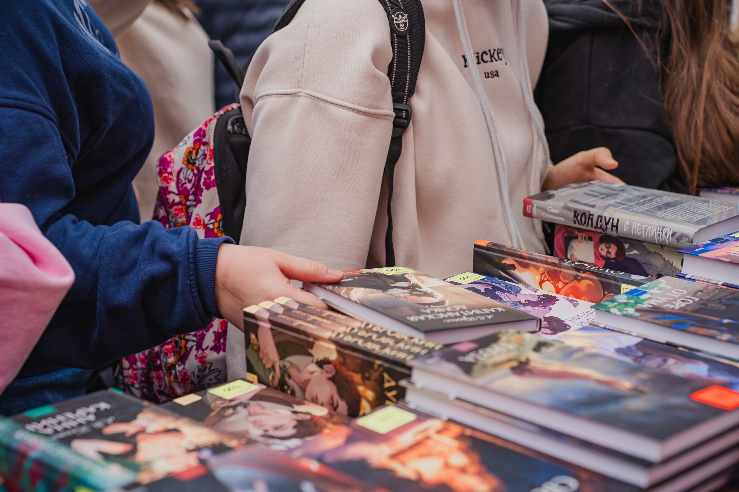 МИФ Non/fictio№ 2025 стенды. Репортажный фотограф Анастасия Рубцова