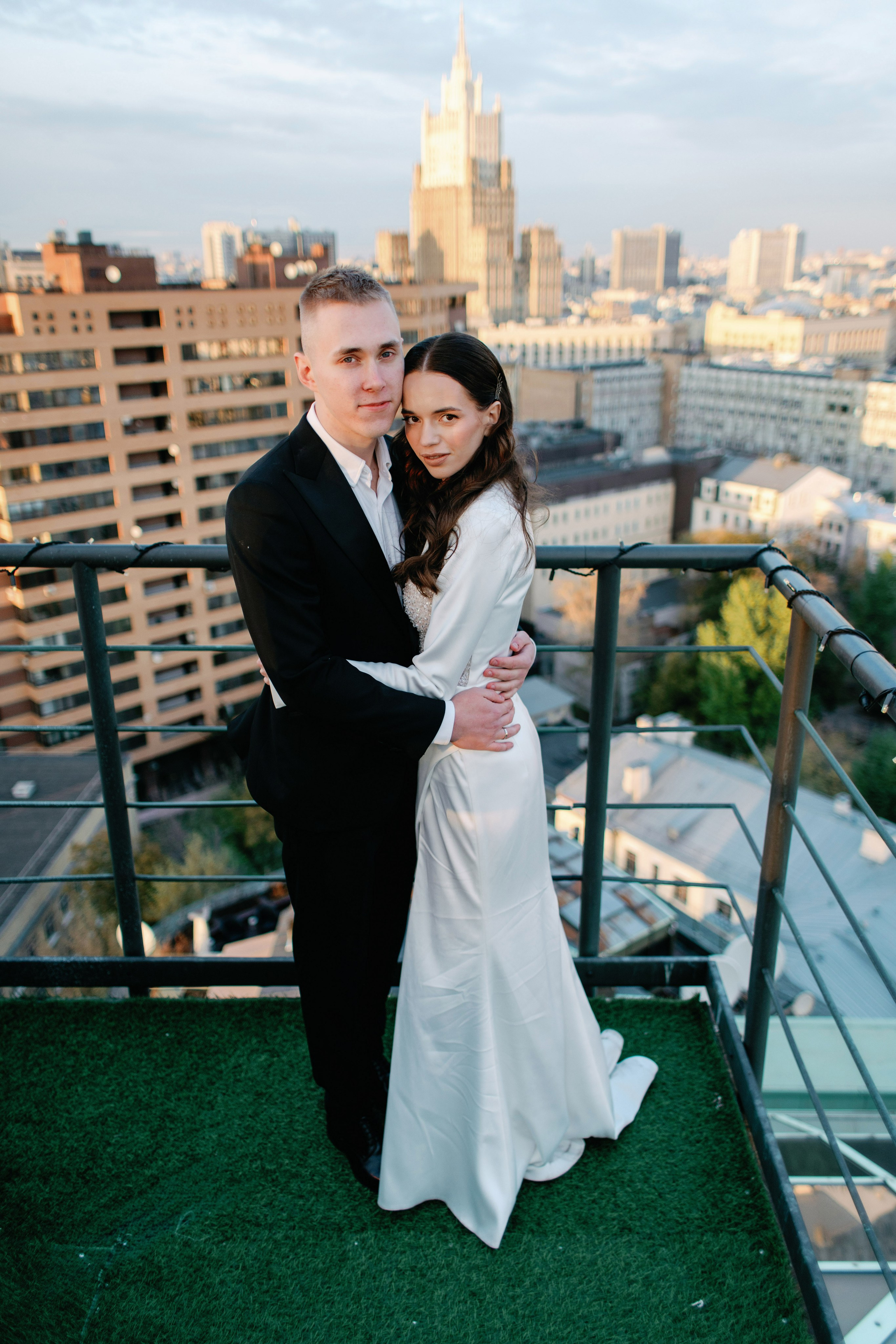 Свадьба для двоих в Москве, фотосессия на крыше, сборы, прогулка в Barvikha Luxury Village