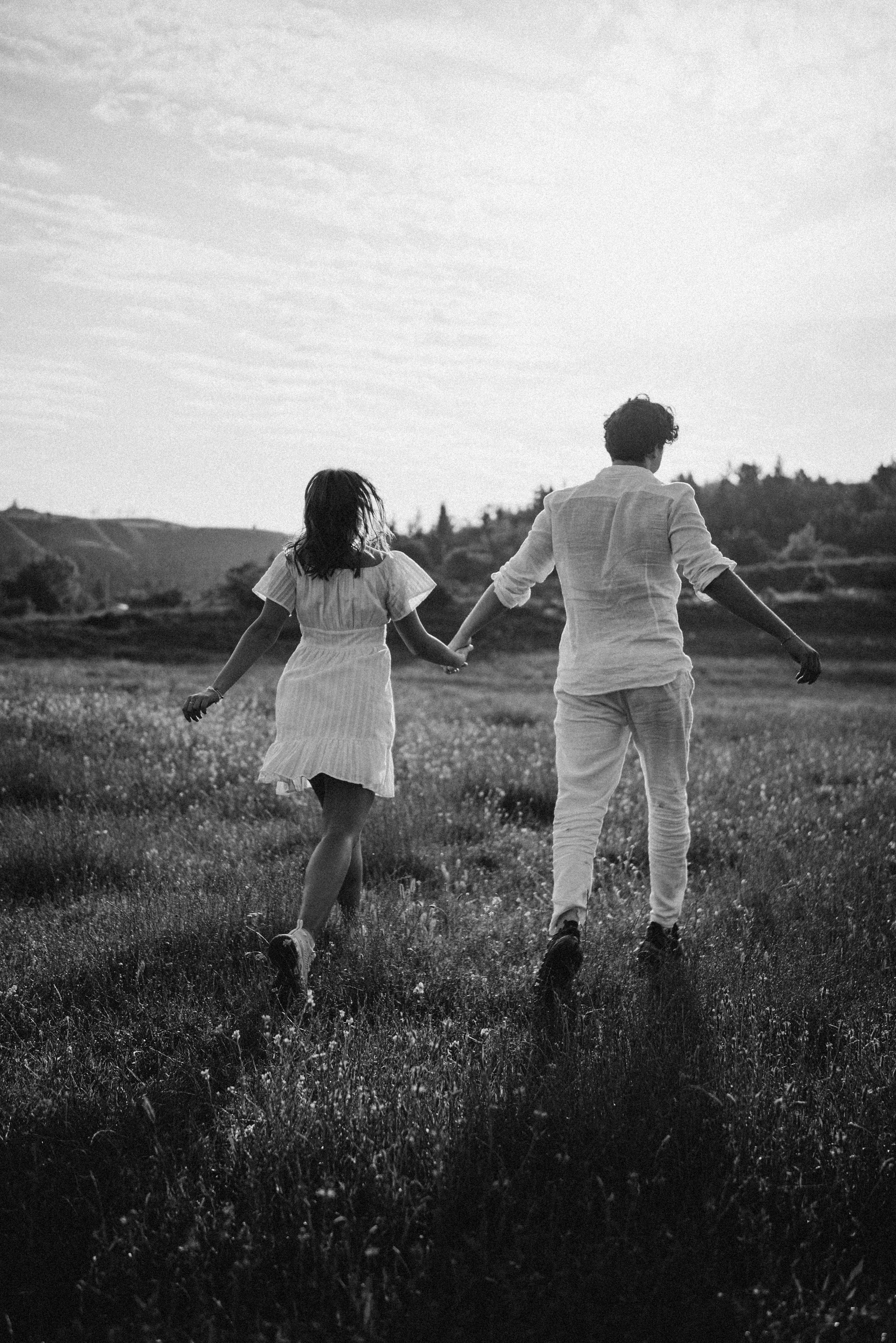 Парная фотосессия на природе. Портретный и свадебный фотограф в Тбилиси • xeniqo