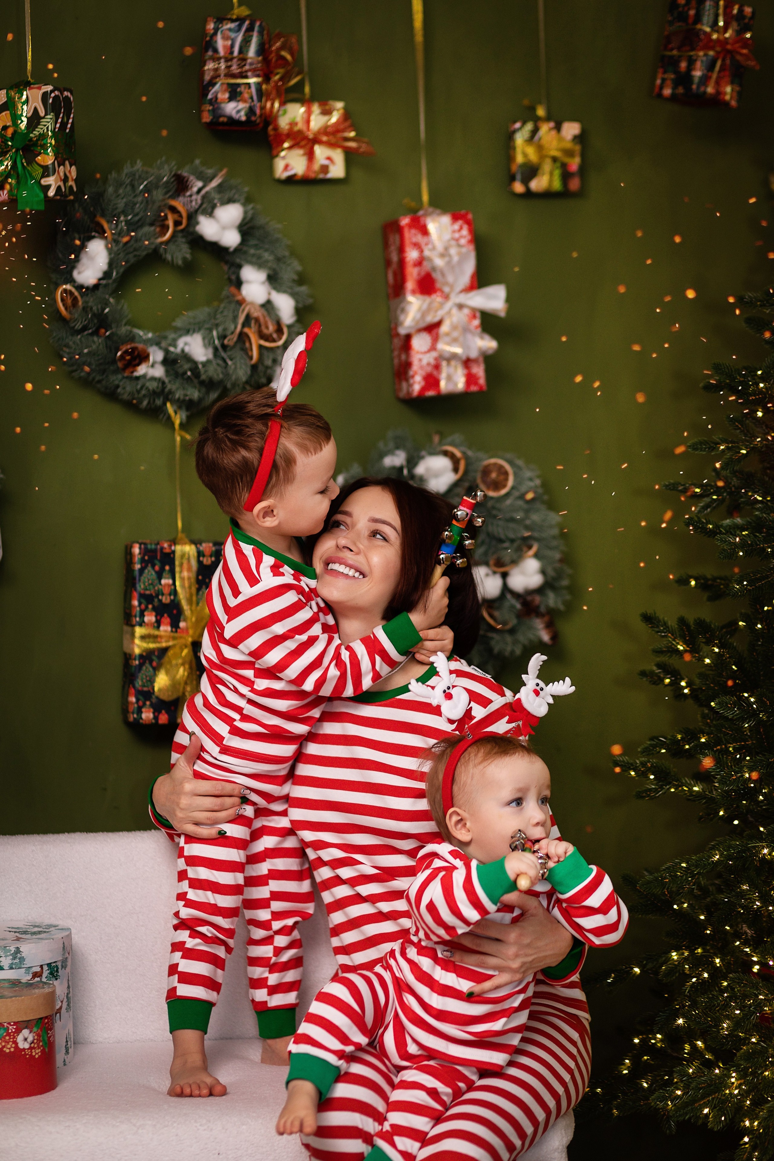 Новый год 2026. ФОТОГРАФ НА ГОДИК, БЕРЕМЕННОСТИ, НОВОРОЖДЕННЫХ, КРЕЩЕНИЯ МОСКВА