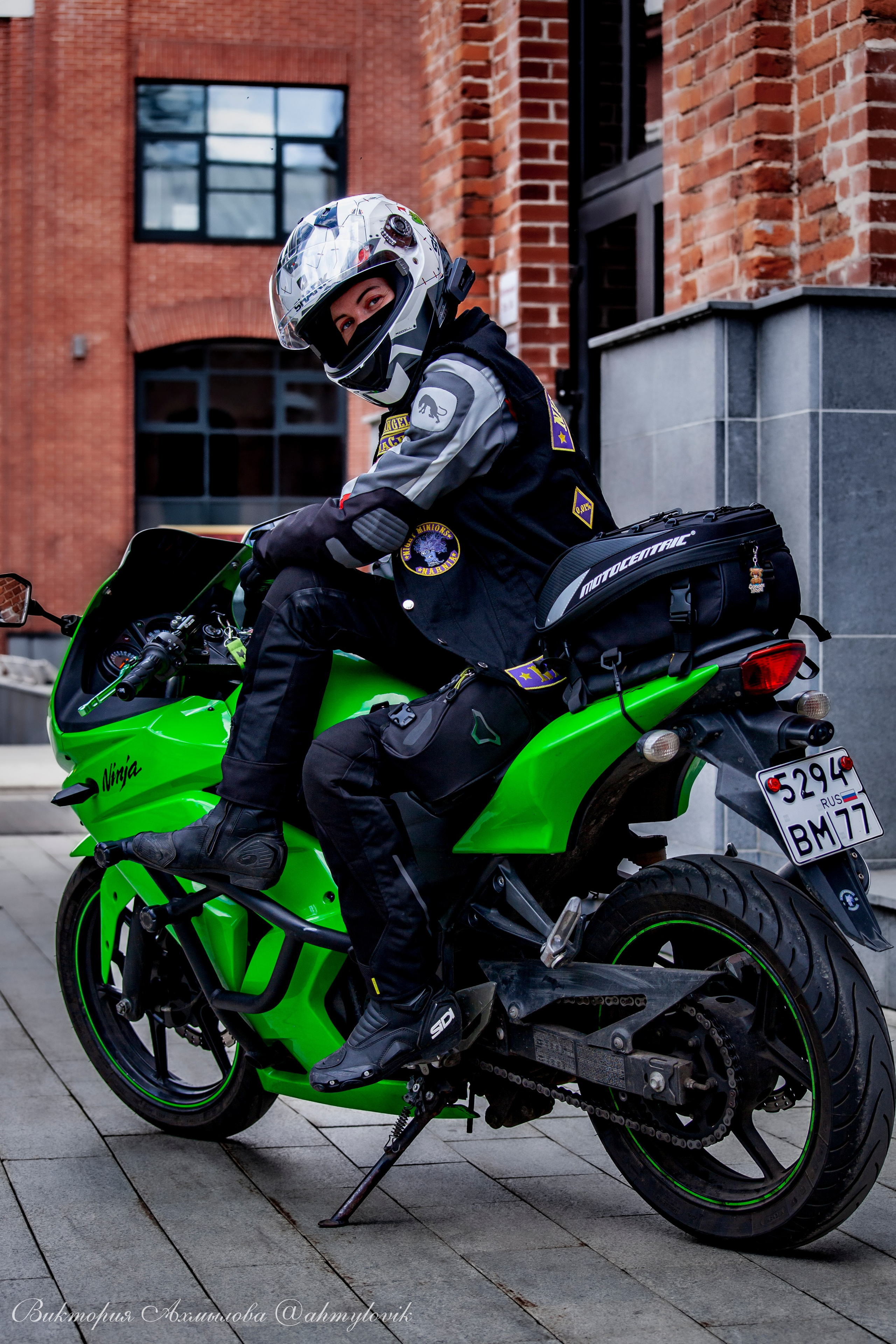 Аня и Гринч (Kawasaki Ninja 250). Виктория Ахмылова. Фотограф в Москве