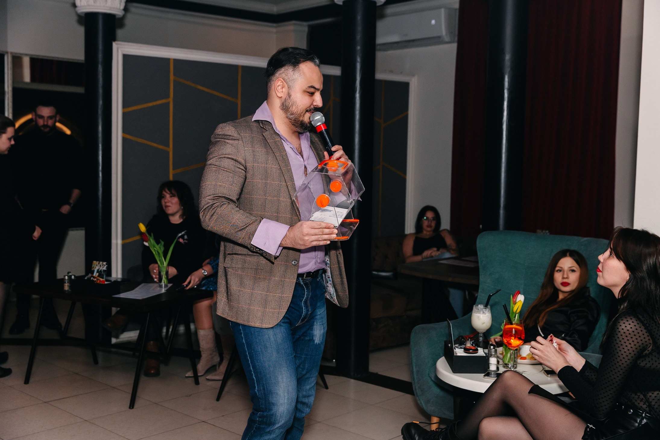 8 марта в лаунж-баре Major 2024. Свадебный, семейный и детский фотограф в Калининграде Елена Кравцова