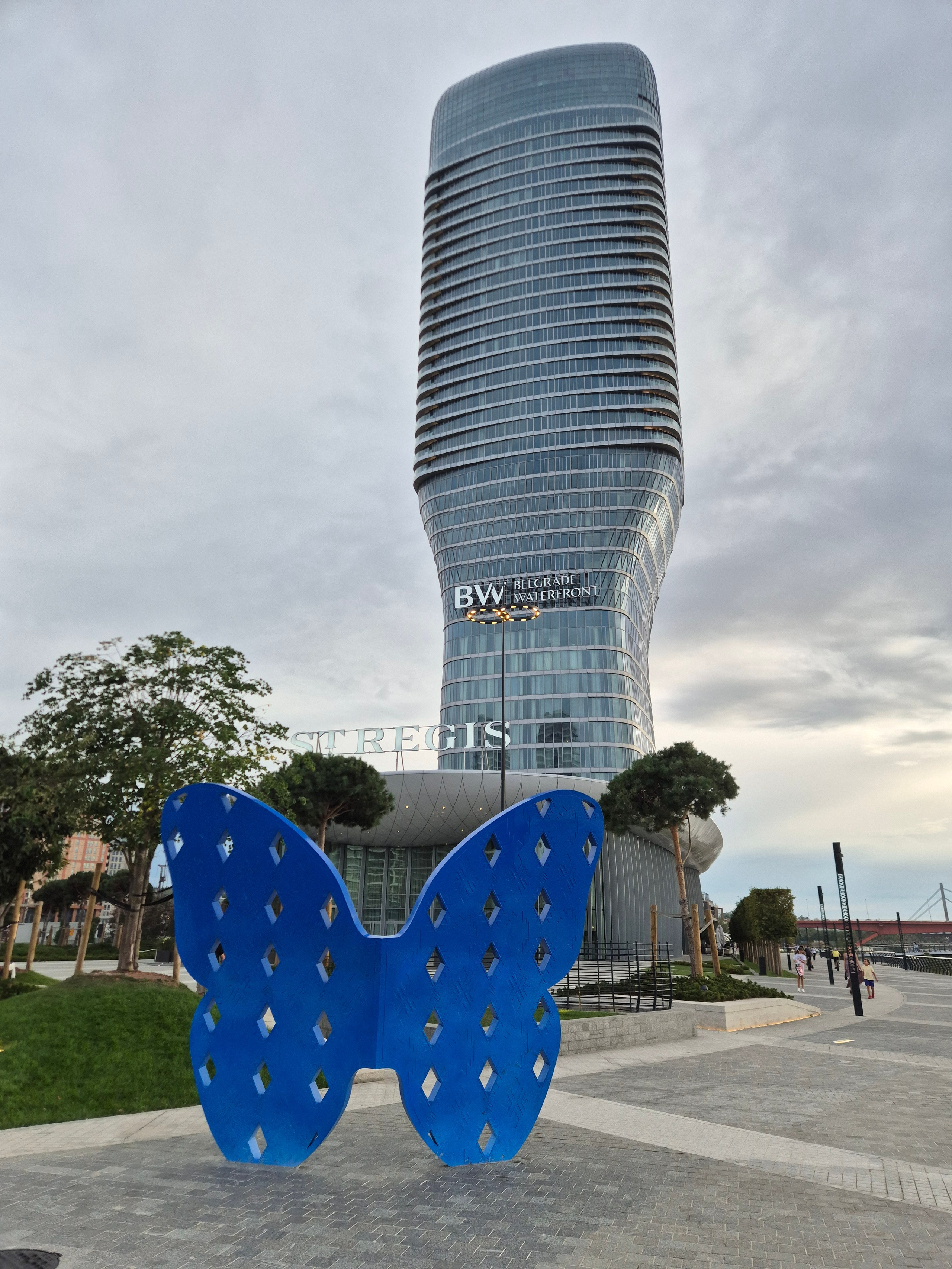 Здание отеля St.Regis в 42-этажной Белградской башне (Kula Beograd) высотой 168 метров. 