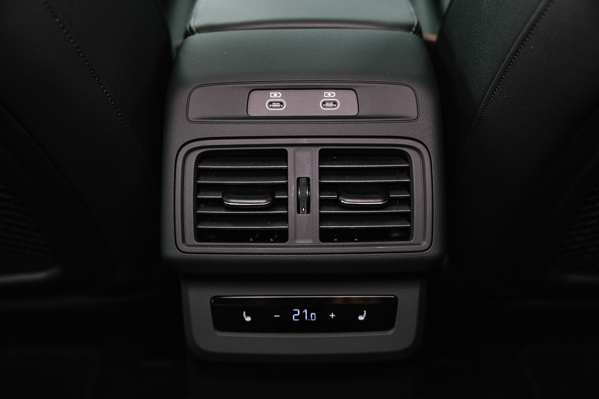 Audi Q5 Sportback 40 TFSI 2.0 quattro S tronic (204 л. с.). Автосалон «Х-Авто»