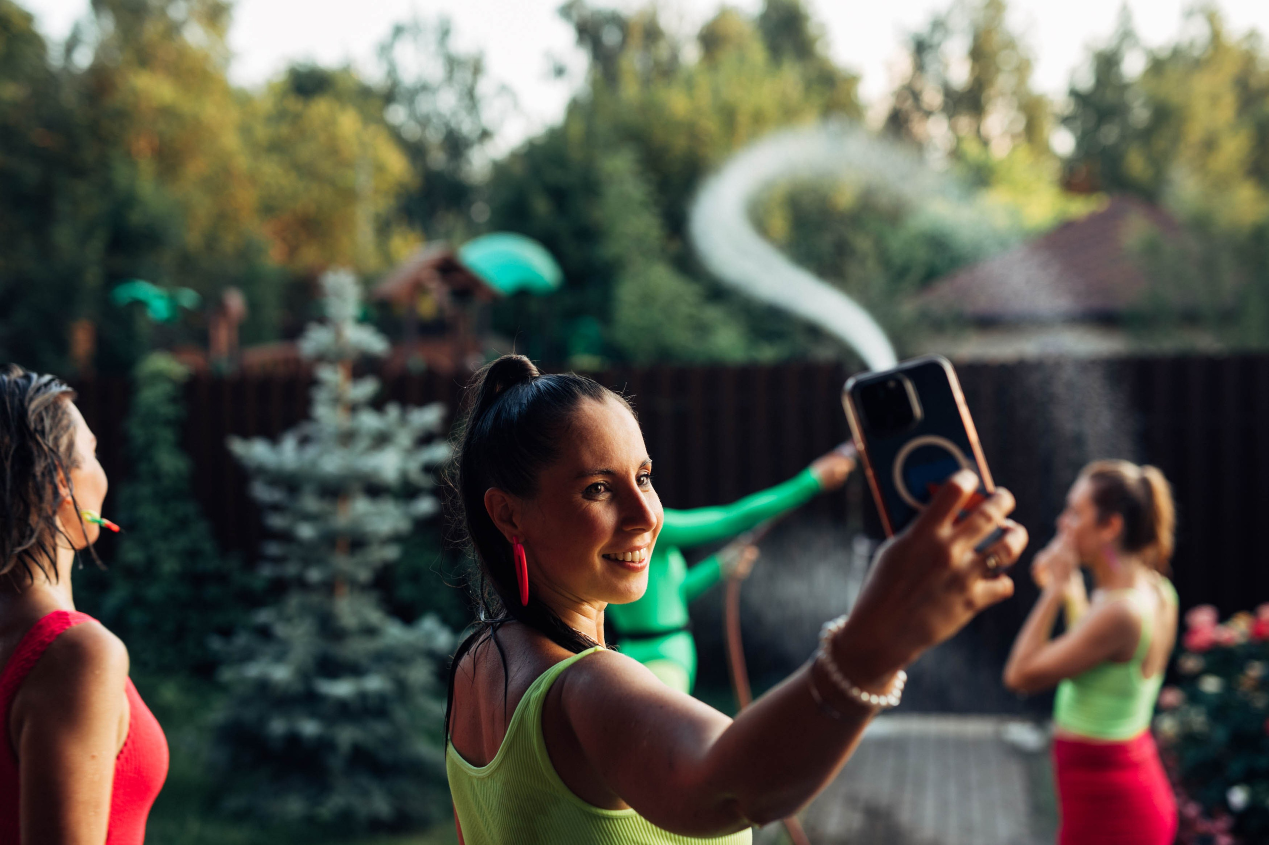 Анонс: GIRLS GIRLS GIRLS. Фотограф Наташа Румянцева