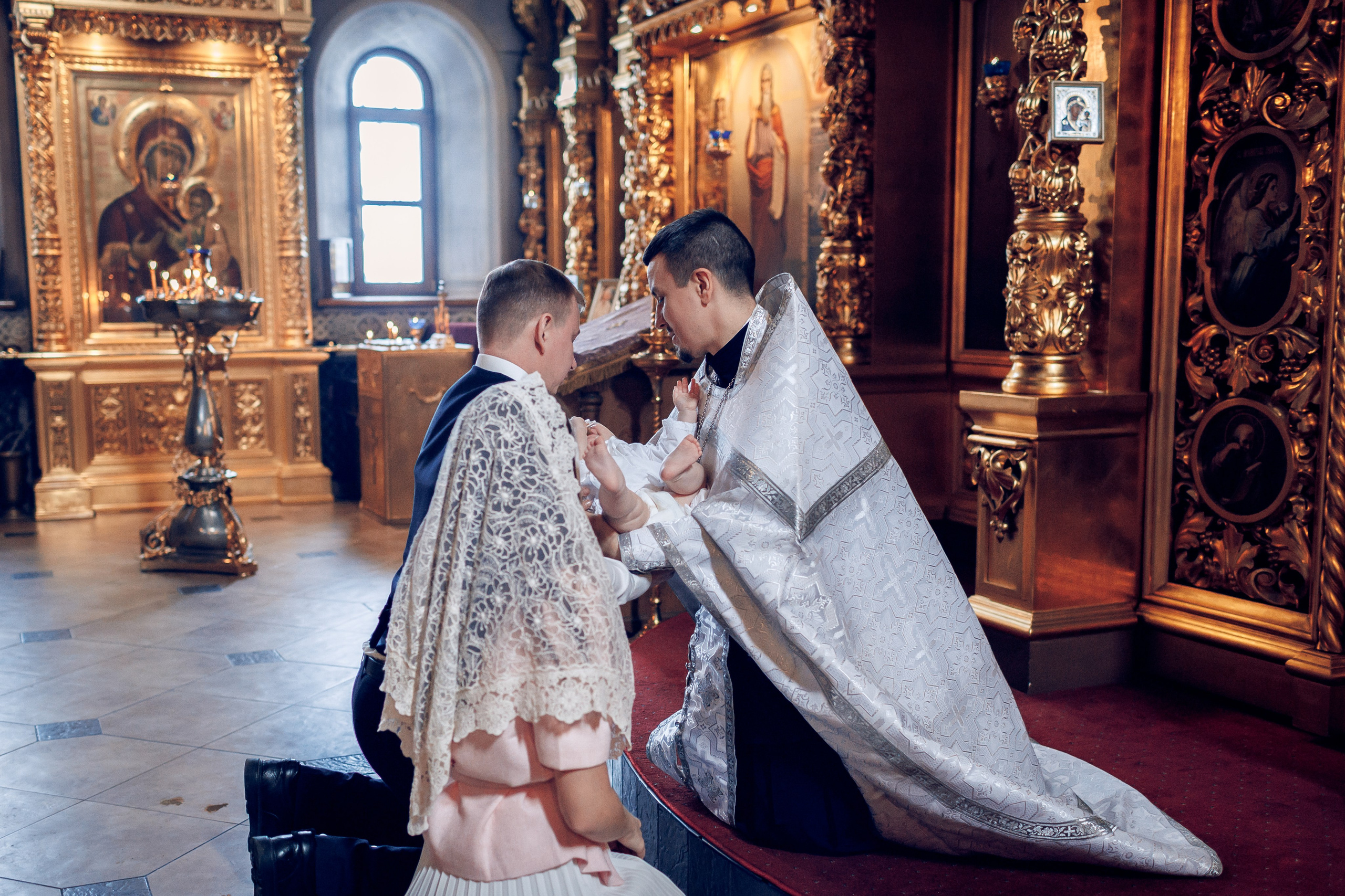 Крещение в Храме Святого Уара Мученика в Вешках. Профессиональный фотограф в Москве и Мо Мария Шантарёва
