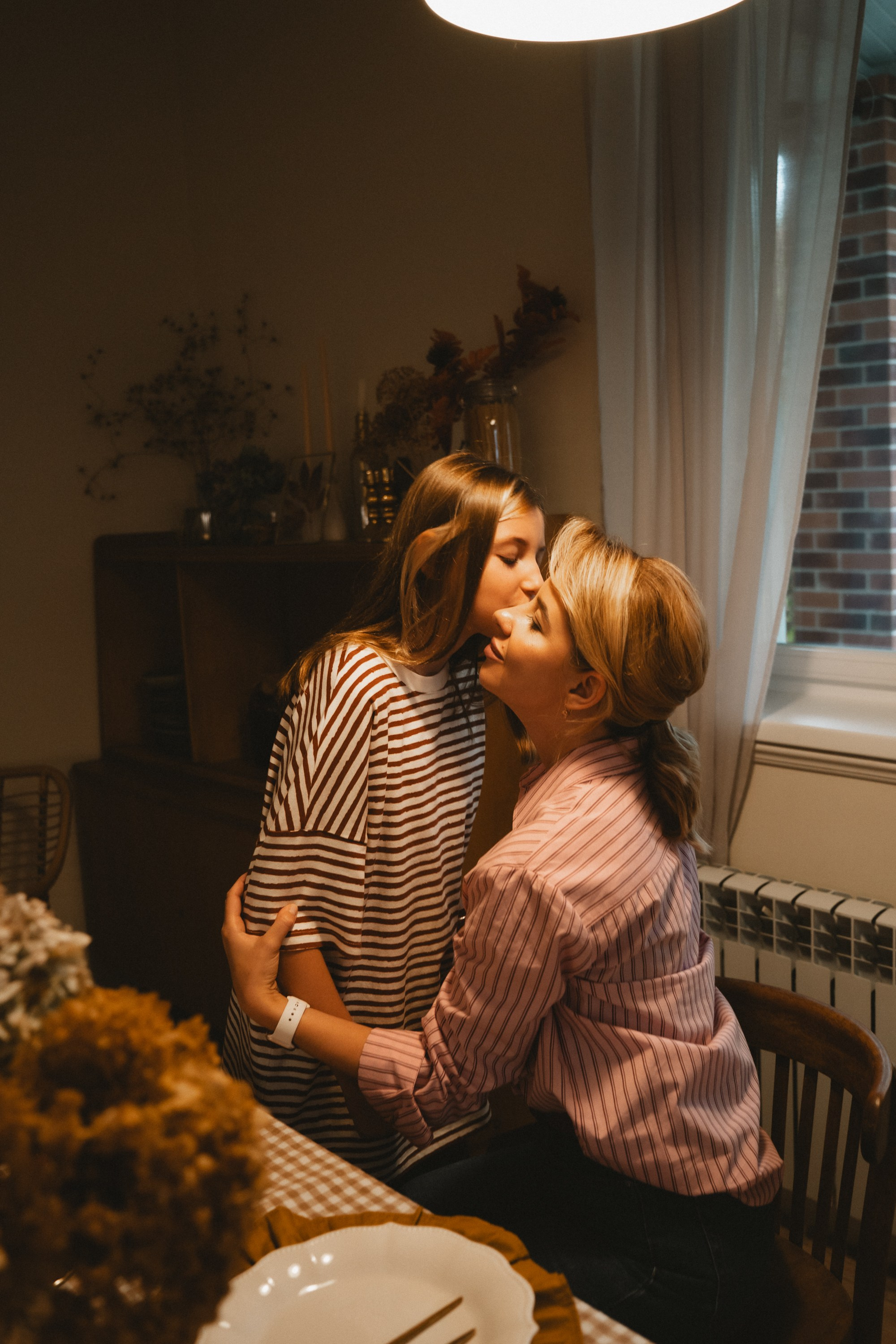 СОНЯ И АНЯ. Женский портрет