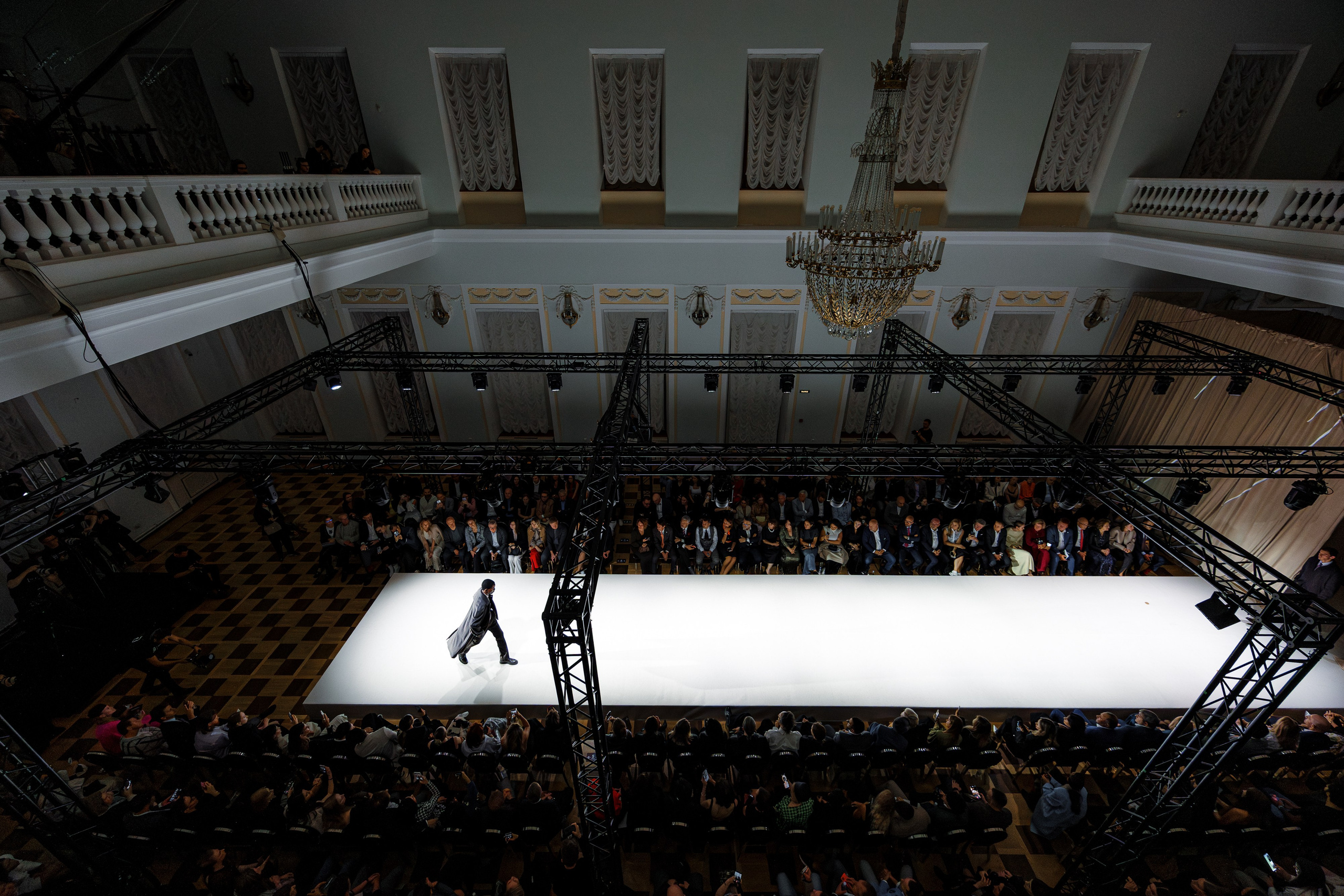 Henderson Fashion Show AW'25. Репортажный фотограф Семён Борисов | Москва