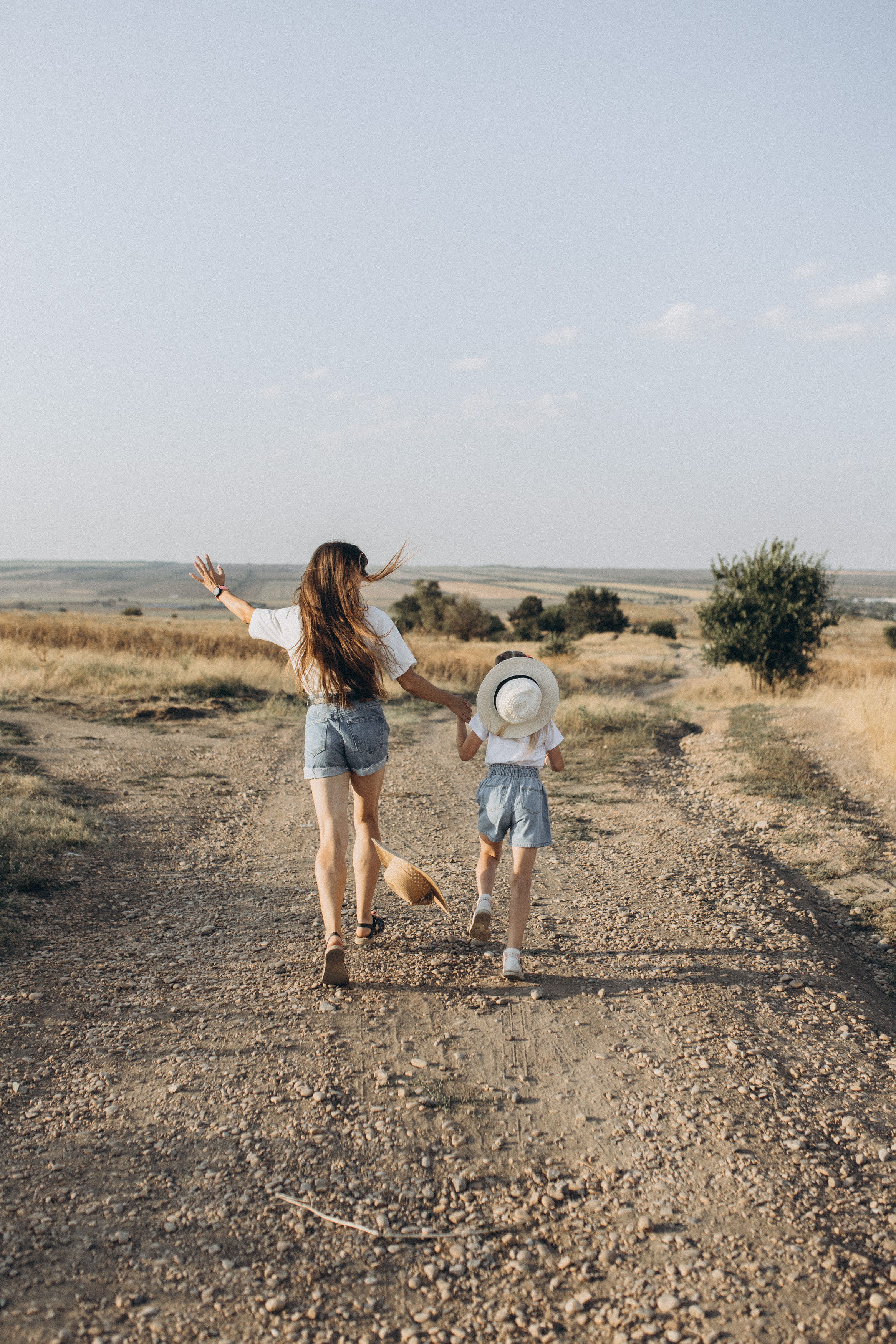 Фотосессия на закате Яна и Аня. Семейный, детский, свадебный фотограф в Георгиевске Дарья Домникова