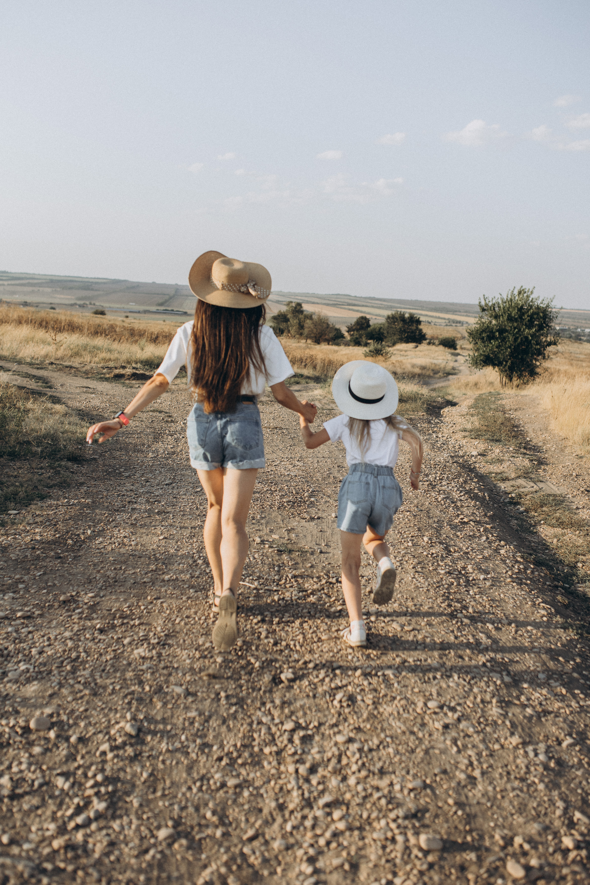 Фотосессия на закате Яна и Аня. Семейный, детский, свадебный фотограф в Георгиевске Дарья Домникова