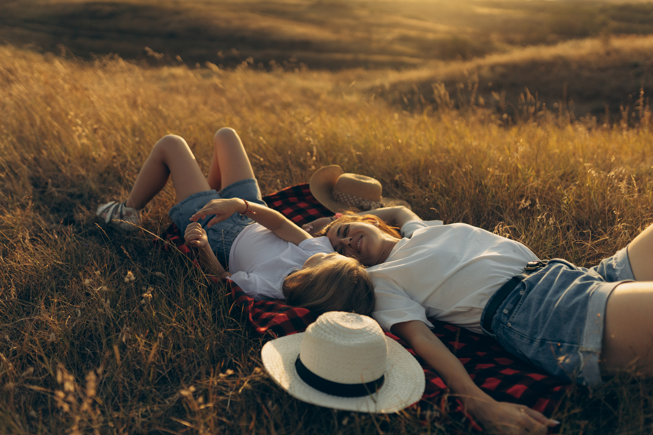 Фотосессия на закате Яна и Аня. Семейный, детский, свадебный фотограф в Георгиевске Дарья Домникова