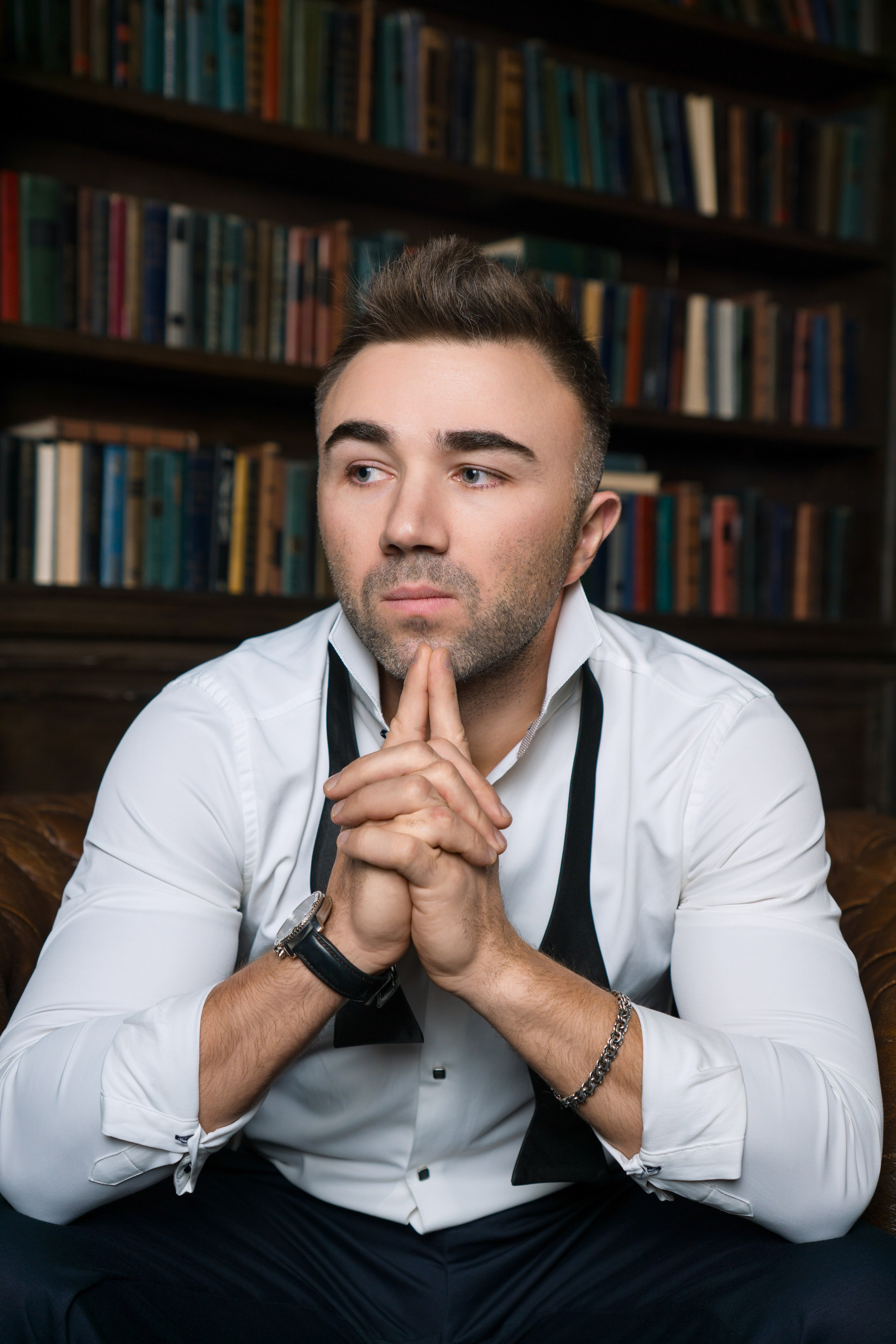 Ведущий Илья. Фотограф