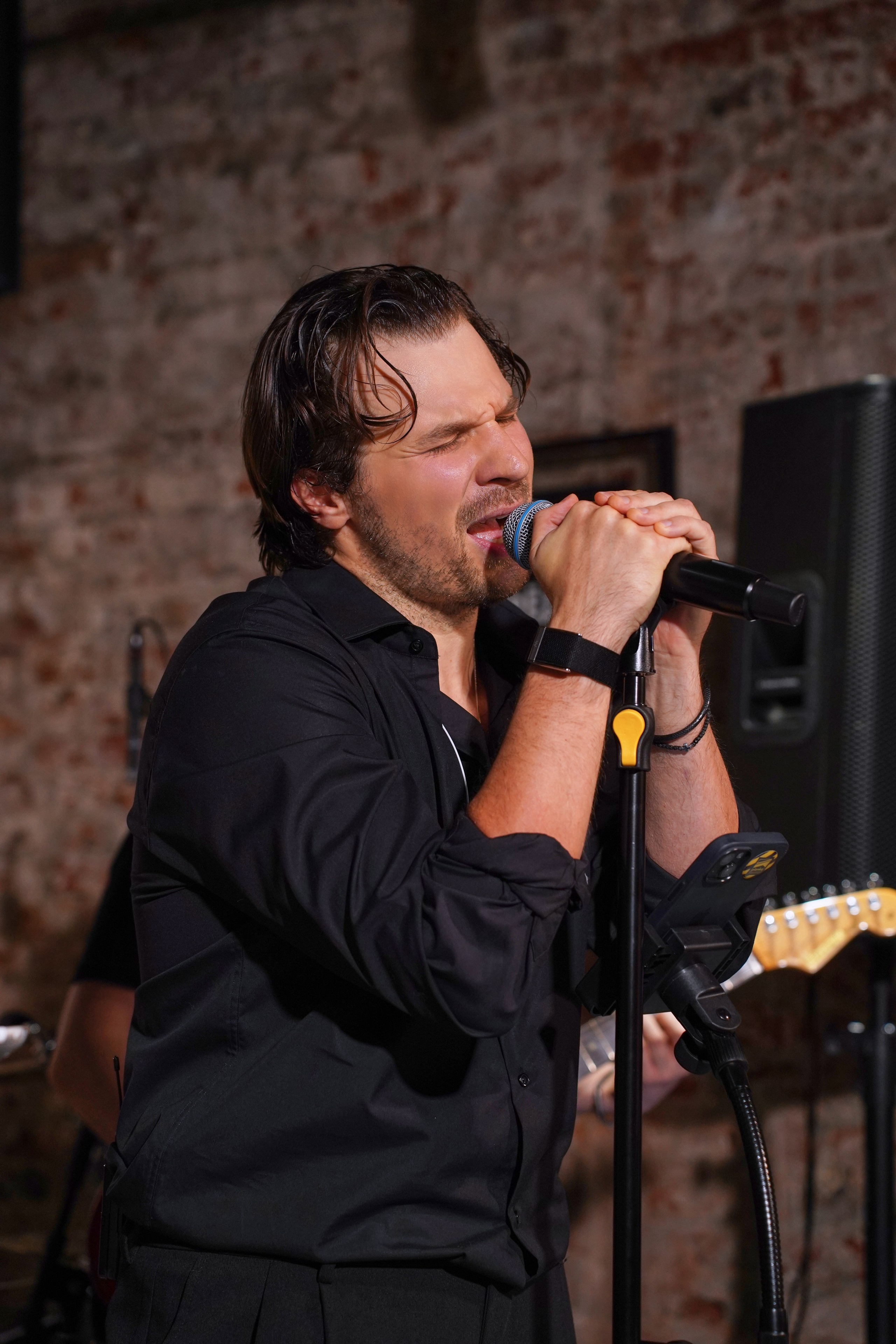 Концерт кавер группы. Фотограф