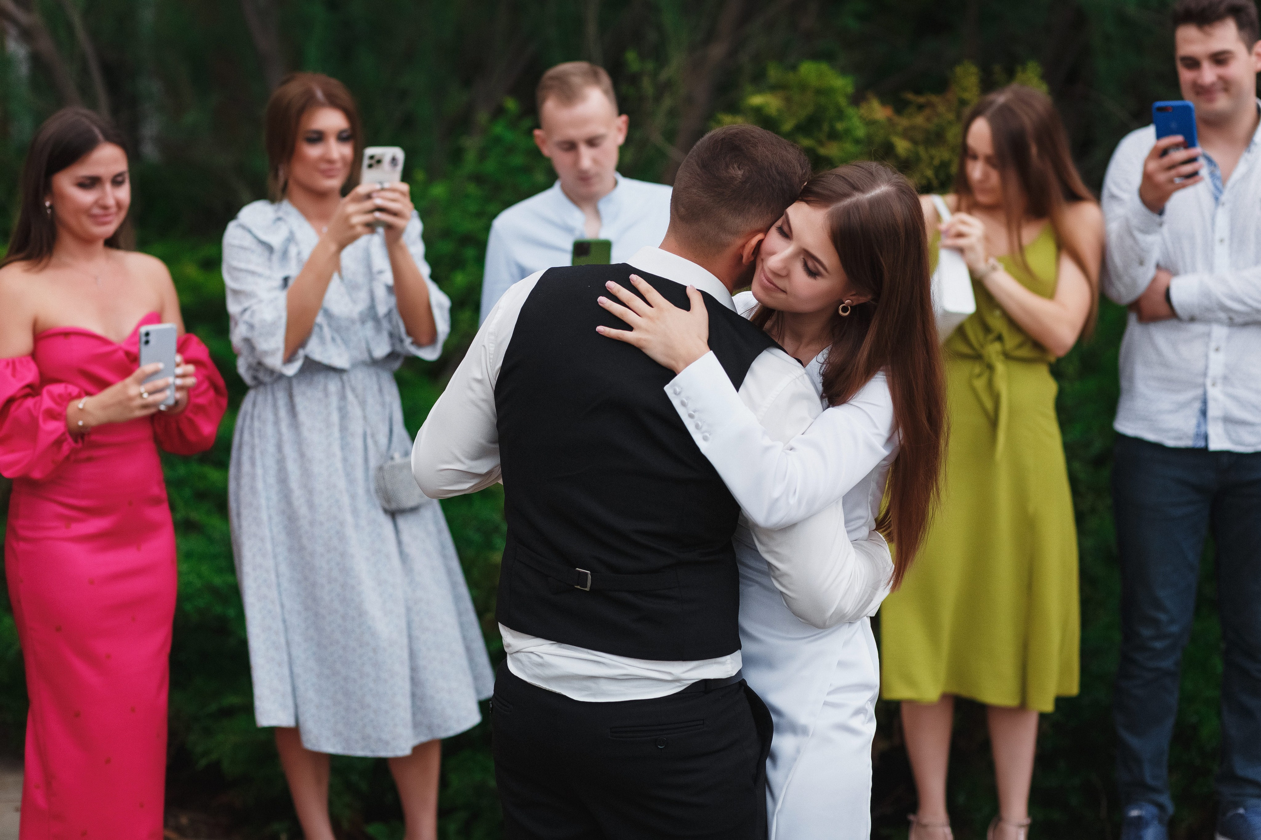 Свадебный фотограф Таганрог — фотосессия в центре города и банкет в коттедже «Виктория». Свадебный и семейный фотограф в Таганроге Бакарюк Антон