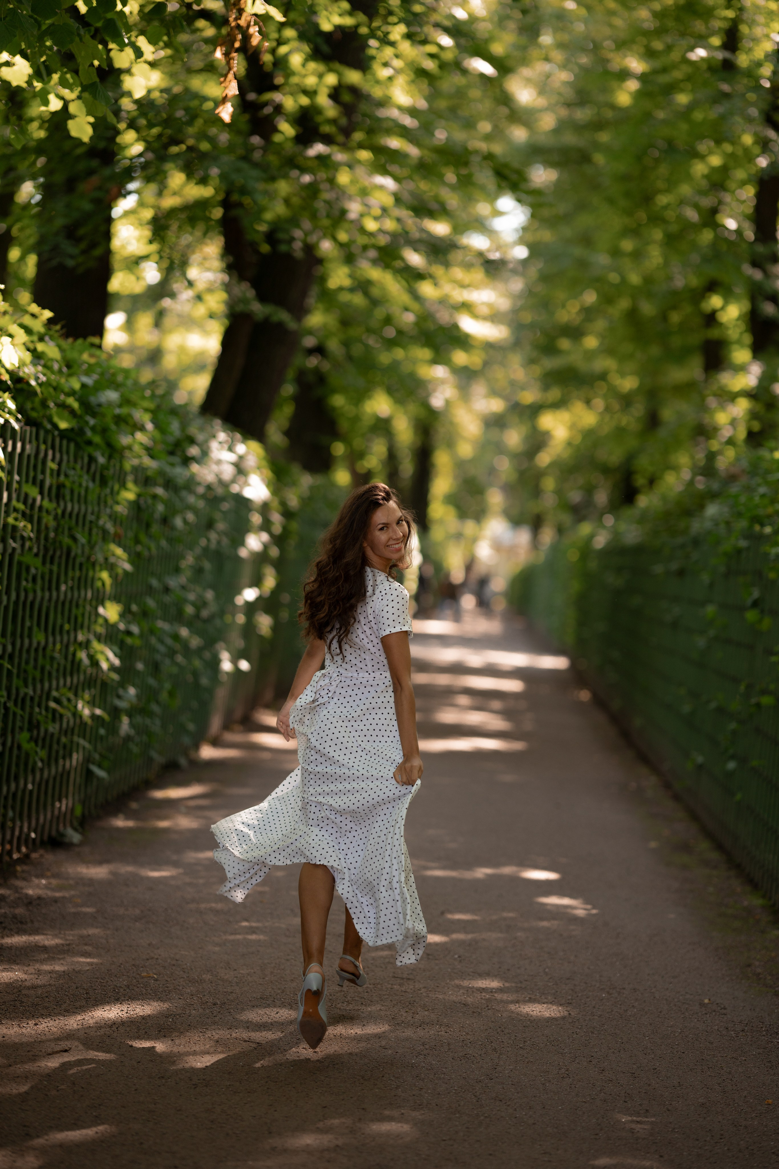 Виолетта в Летнем саду. Семейный и портретный фотограф в Санкт-Петербурге Татьяна Гримоть