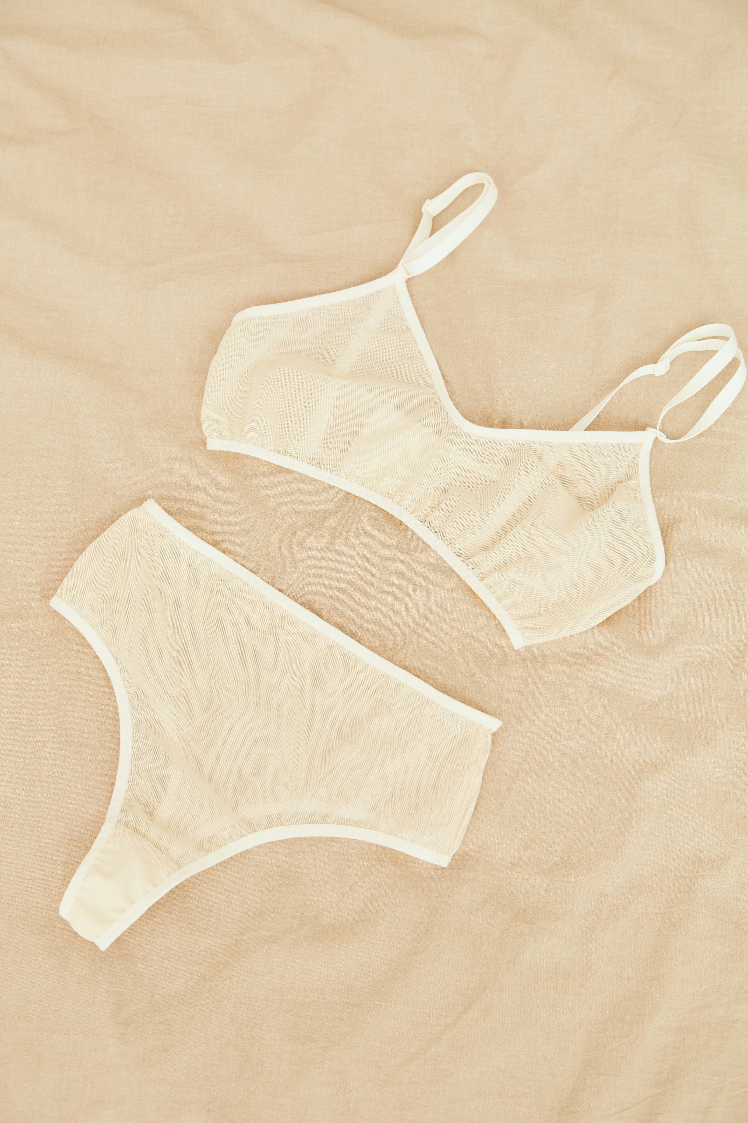 Съёмка для бренда нижнего белья Woomi. Fashion фотограф в Москве Ксения Чупрунова