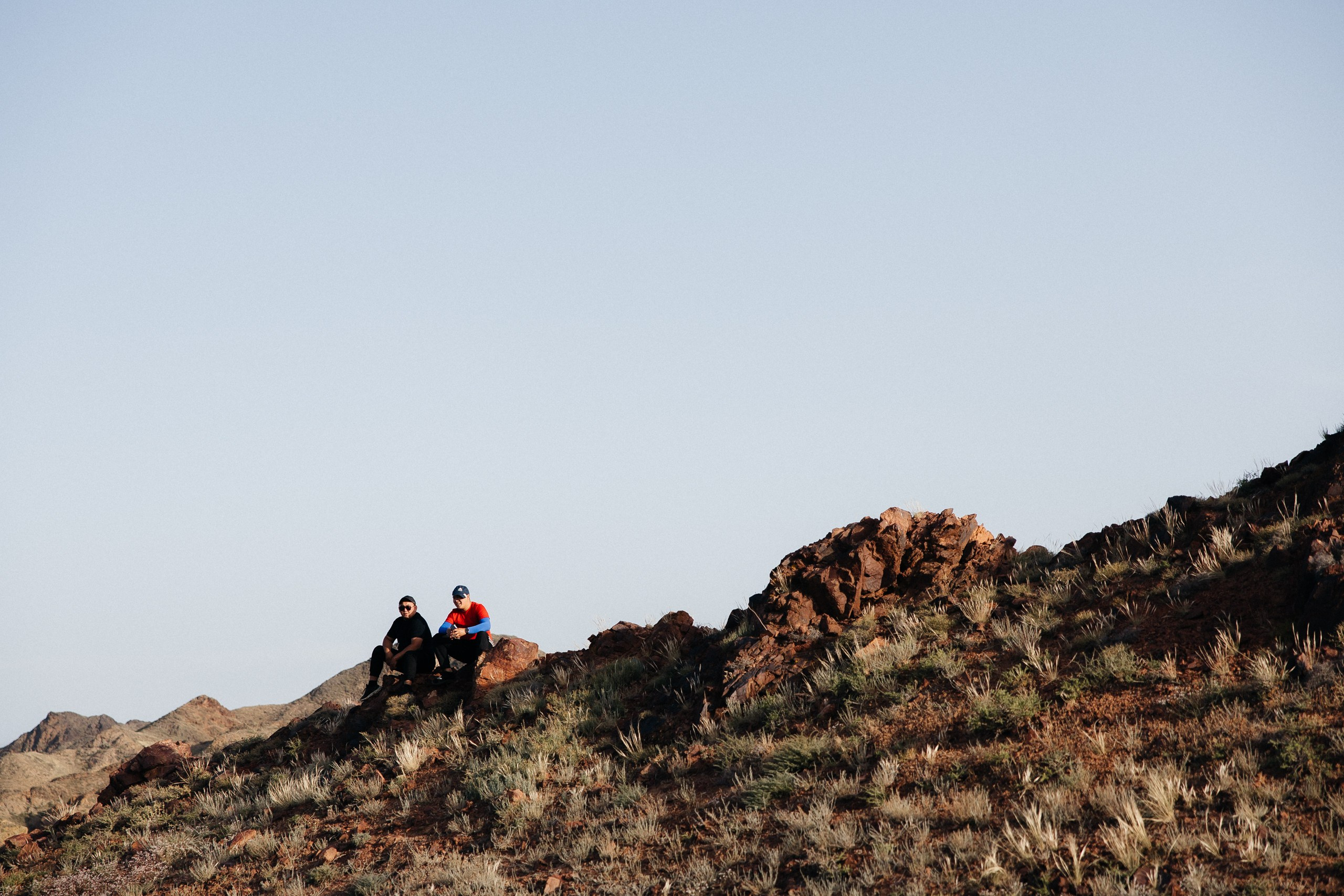 Здравствуйте! Я свадебный фотограф из Ульяновска, работаю в том числе по всей России и с выездом за границу. Снимаю свадьбы, lovestory, корпоративы, светский репортаж. Провожу обучение по фотографии, мастер-классы и воркшопы для других фотографов.