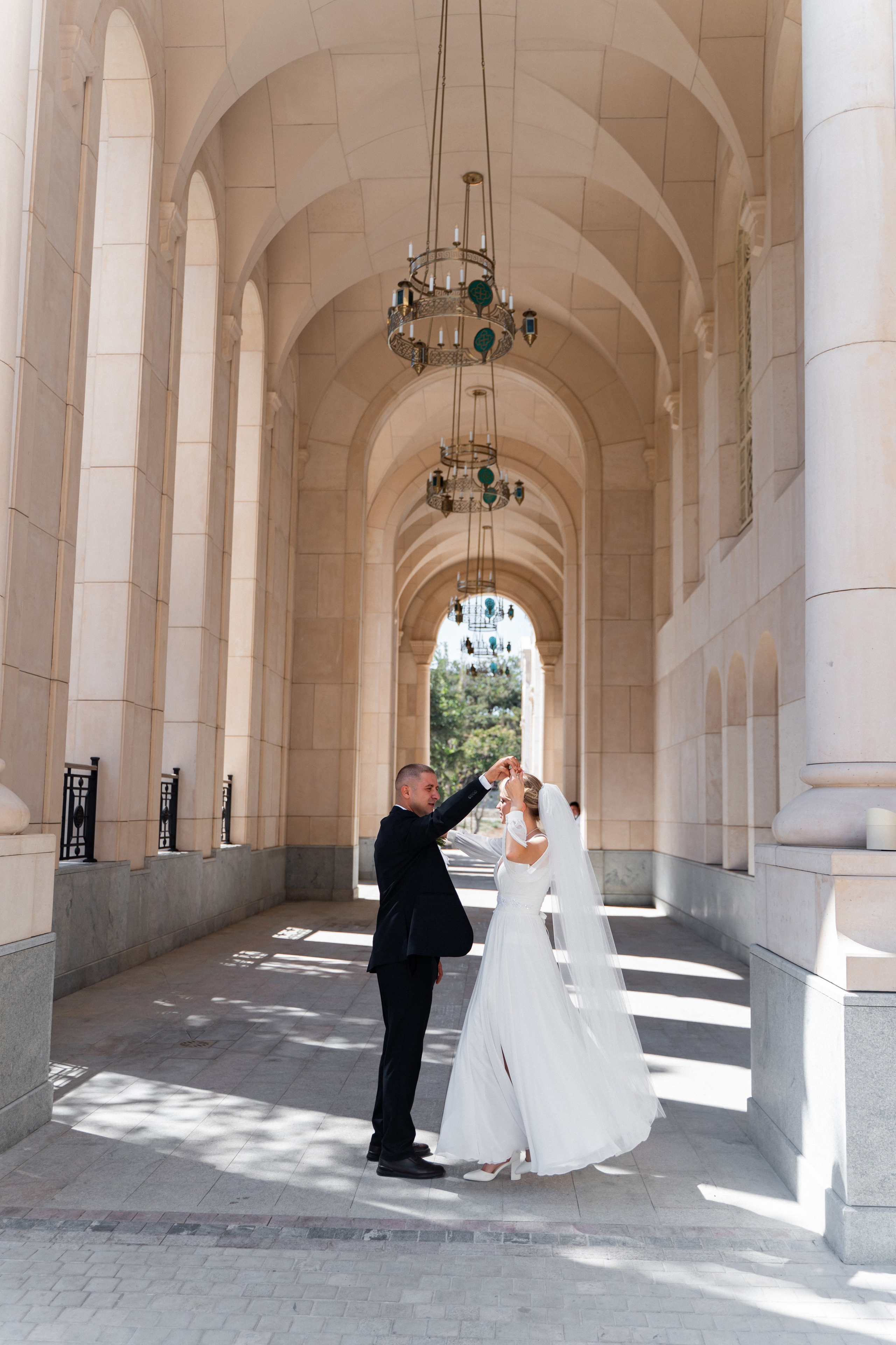 Свадебная прогулка Новый Херсонес. Свадебный и семейный фотограф в Севастополе и в Крыму