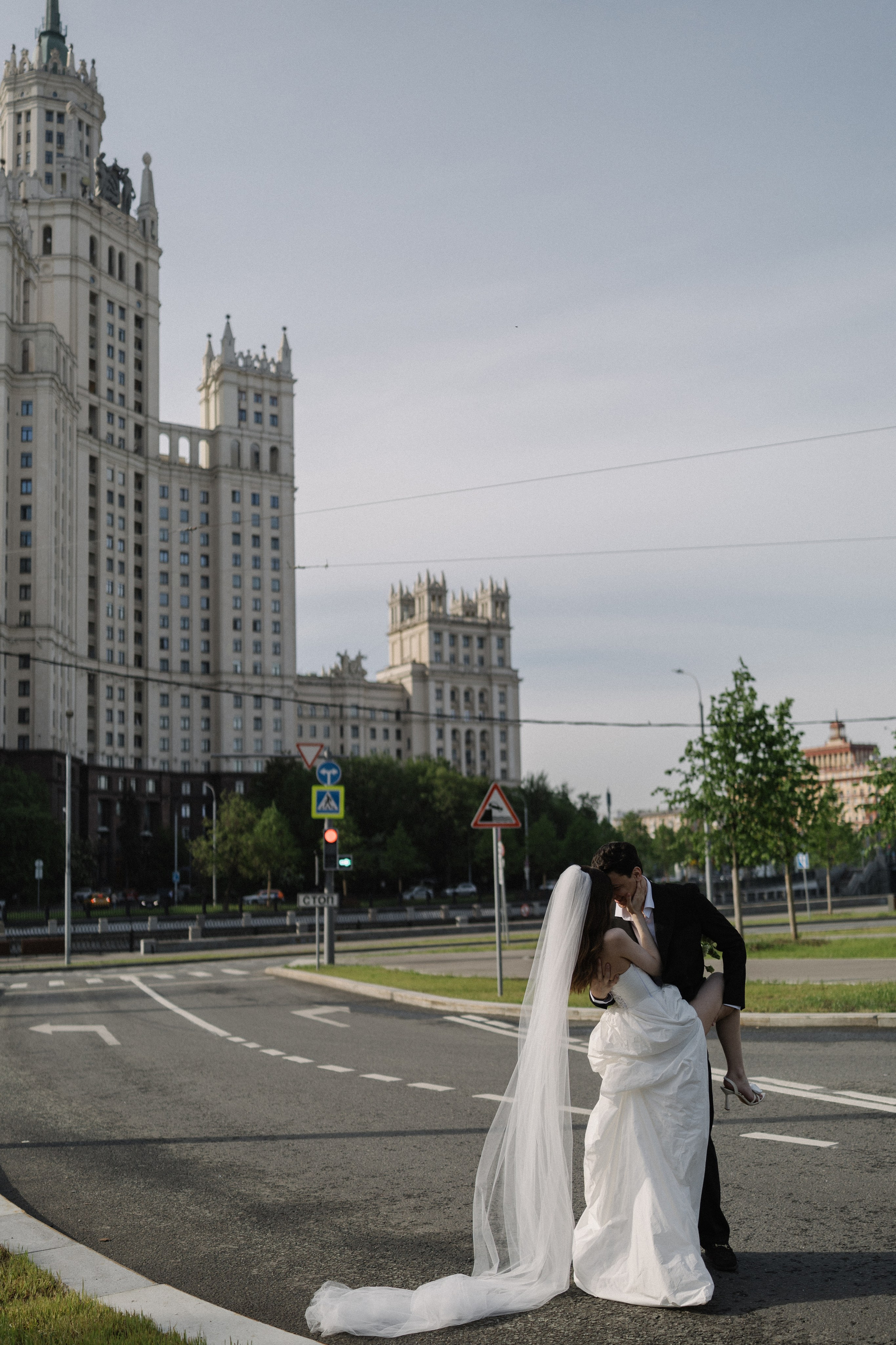Москва. Набережная. Вы. Юлия Анисимова — свадебный и семейный фотограф в Санкт-Петербурге