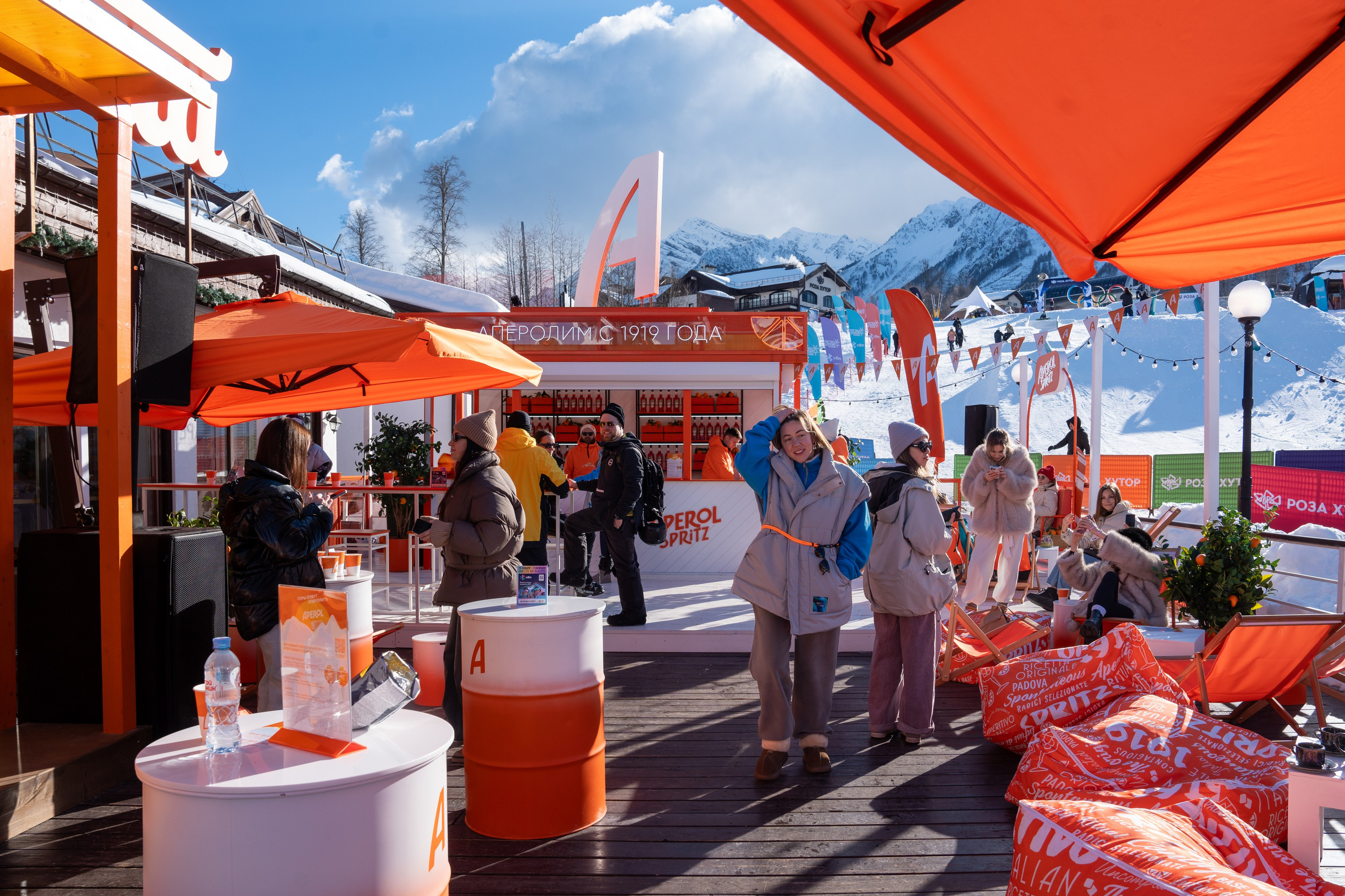 Фотоотчет партнерской интеграции Aperol Spritz на Роза Фест 2025. Репортажный фотограф в Красной Поляне и Сочи Павлюченко Екатерина