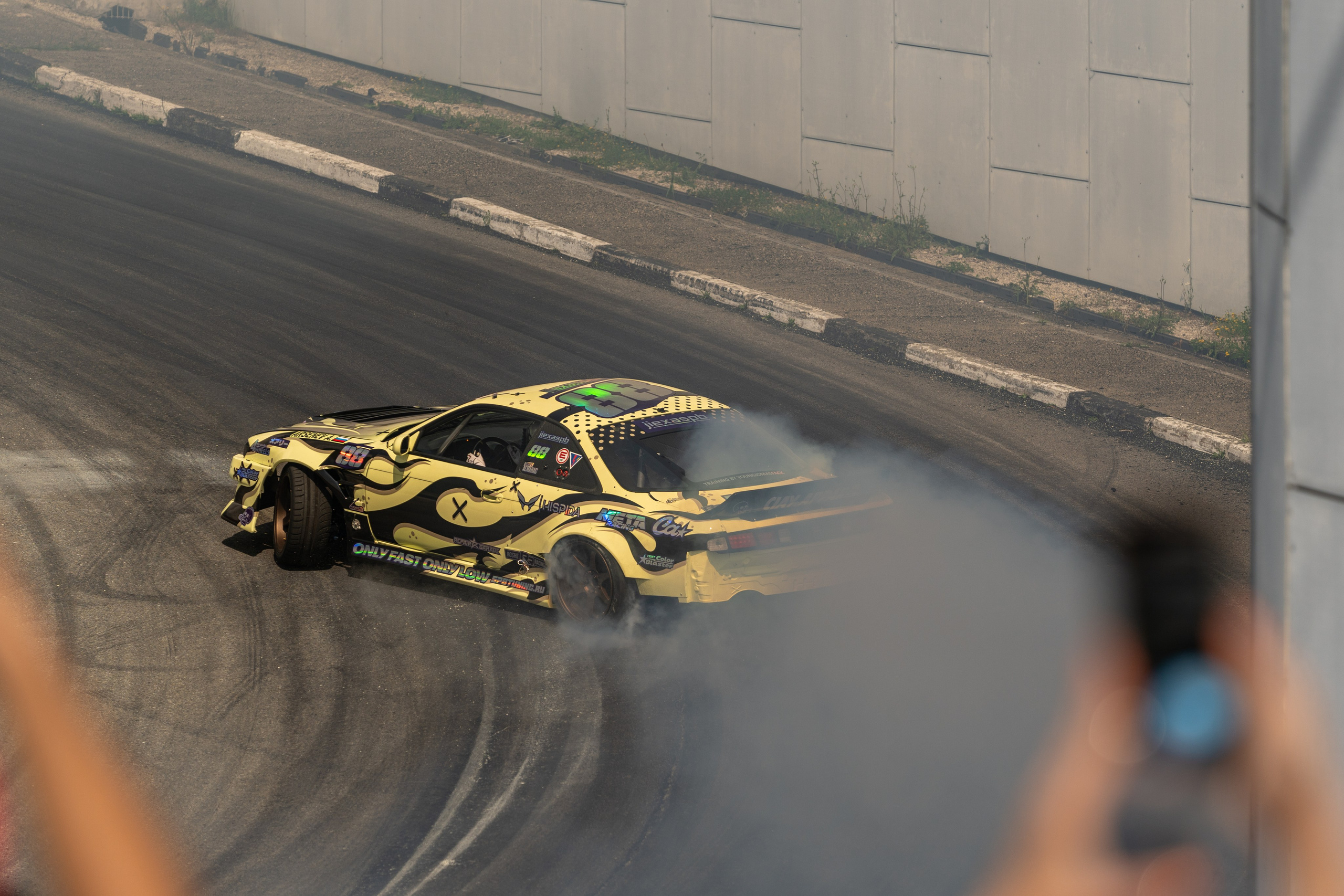 Автомобильные дрифт-гонки в рамках фестиваля Grounded 2024. Репортажный фотограф в Красной Поляне и Сочи Павлюченко Екатерина