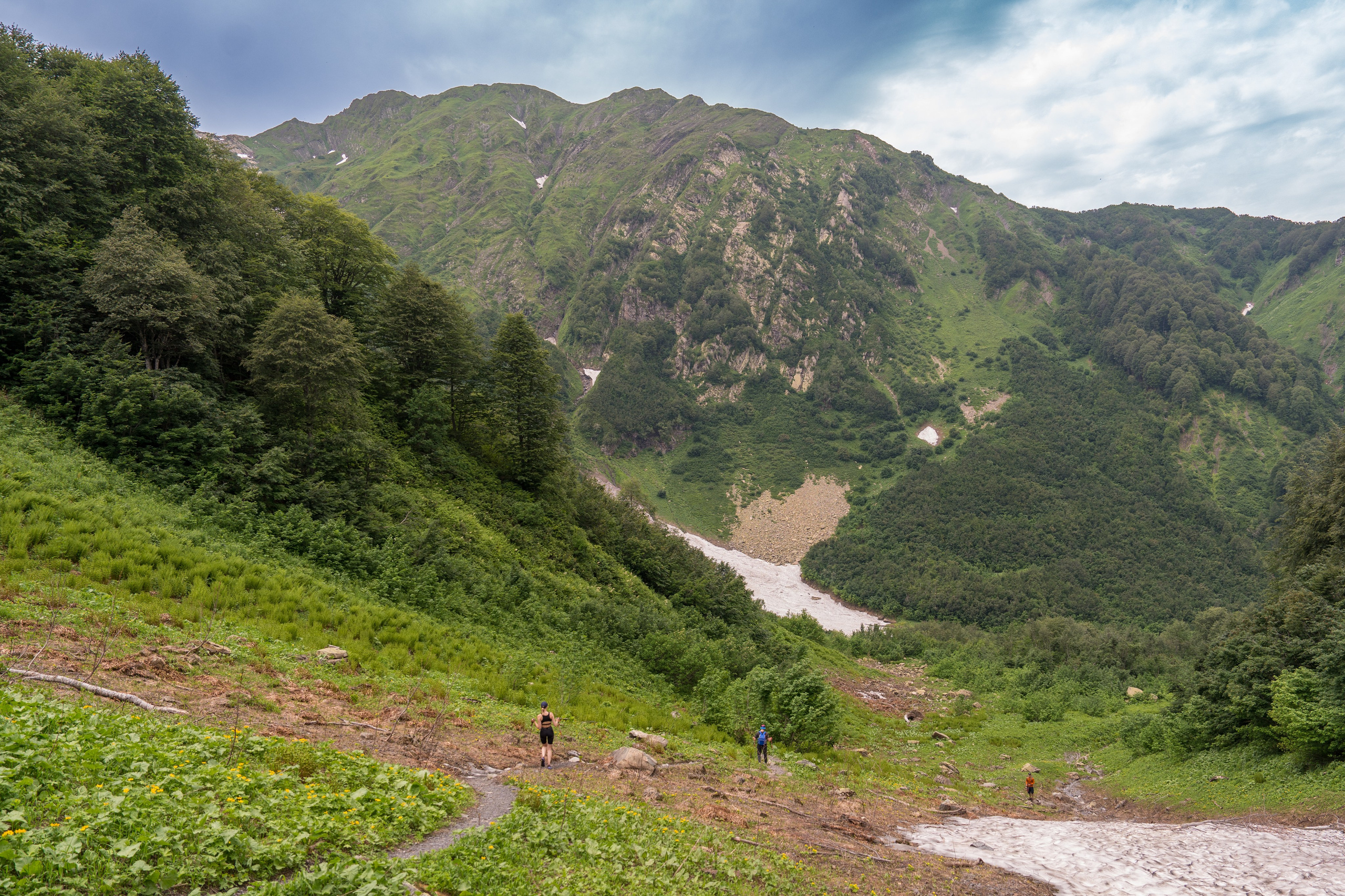 MICE мероприятие для компании «Доставка морем»: хайкинг к Ачипсинским водопадам. Репортажный фотограф в Красной Поляне и Сочи Павлюченко Екатерина