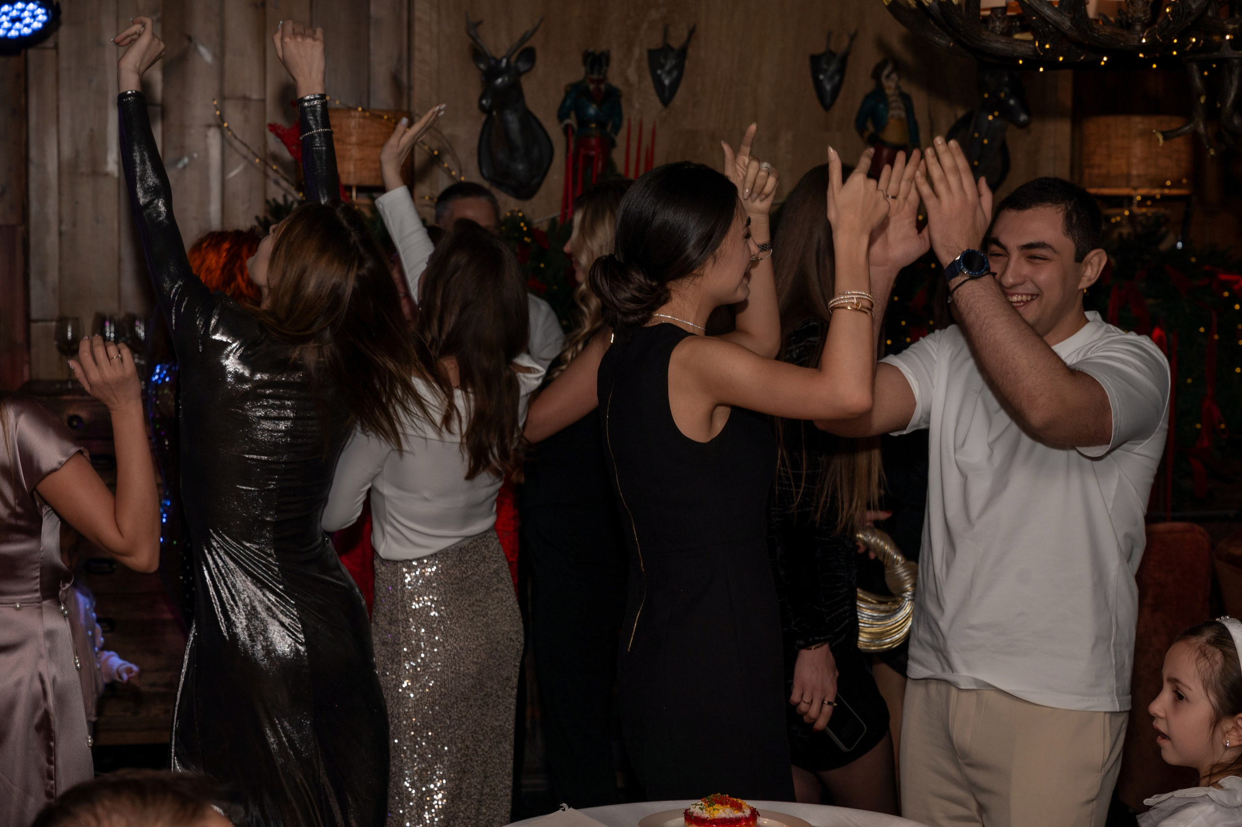 Новый год 2025 в ресторане Red Fox. Репортажный фотограф в Красной Поляне и Сочи Павлюченко Екатерина