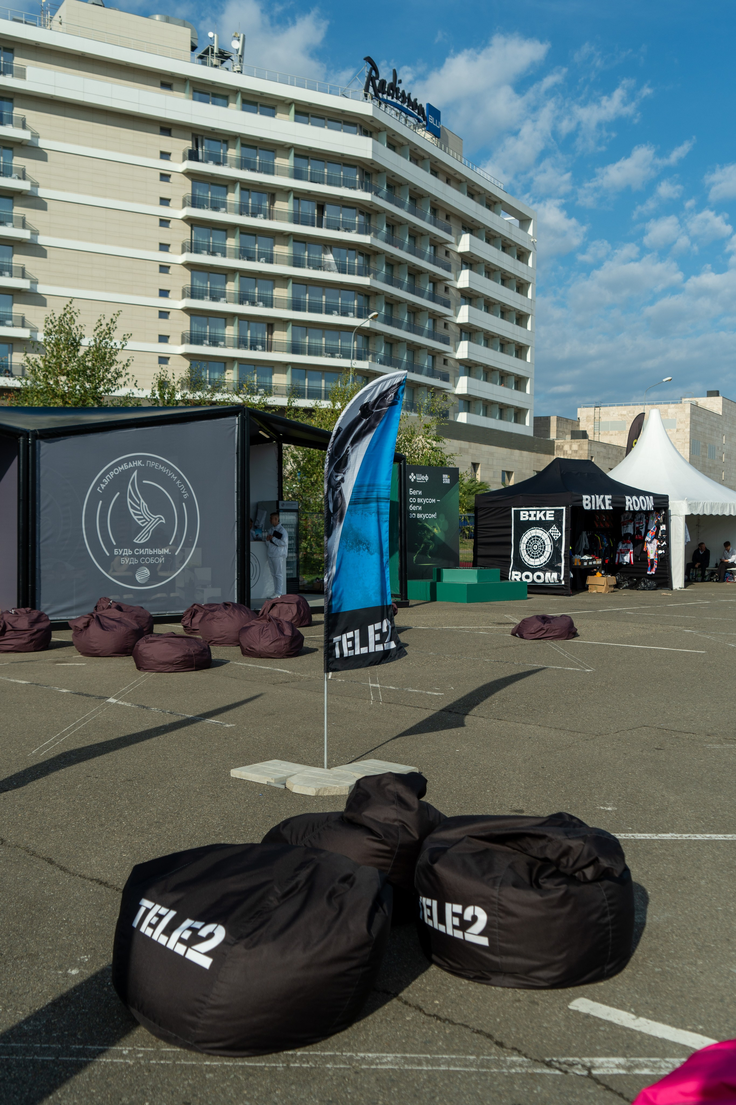 Фотоотчет партнерской интеграции для компании TELE2 на фестивале Ironstar. Репортажный фотограф в Красной Поляне и Сочи Павлюченко Екатерина