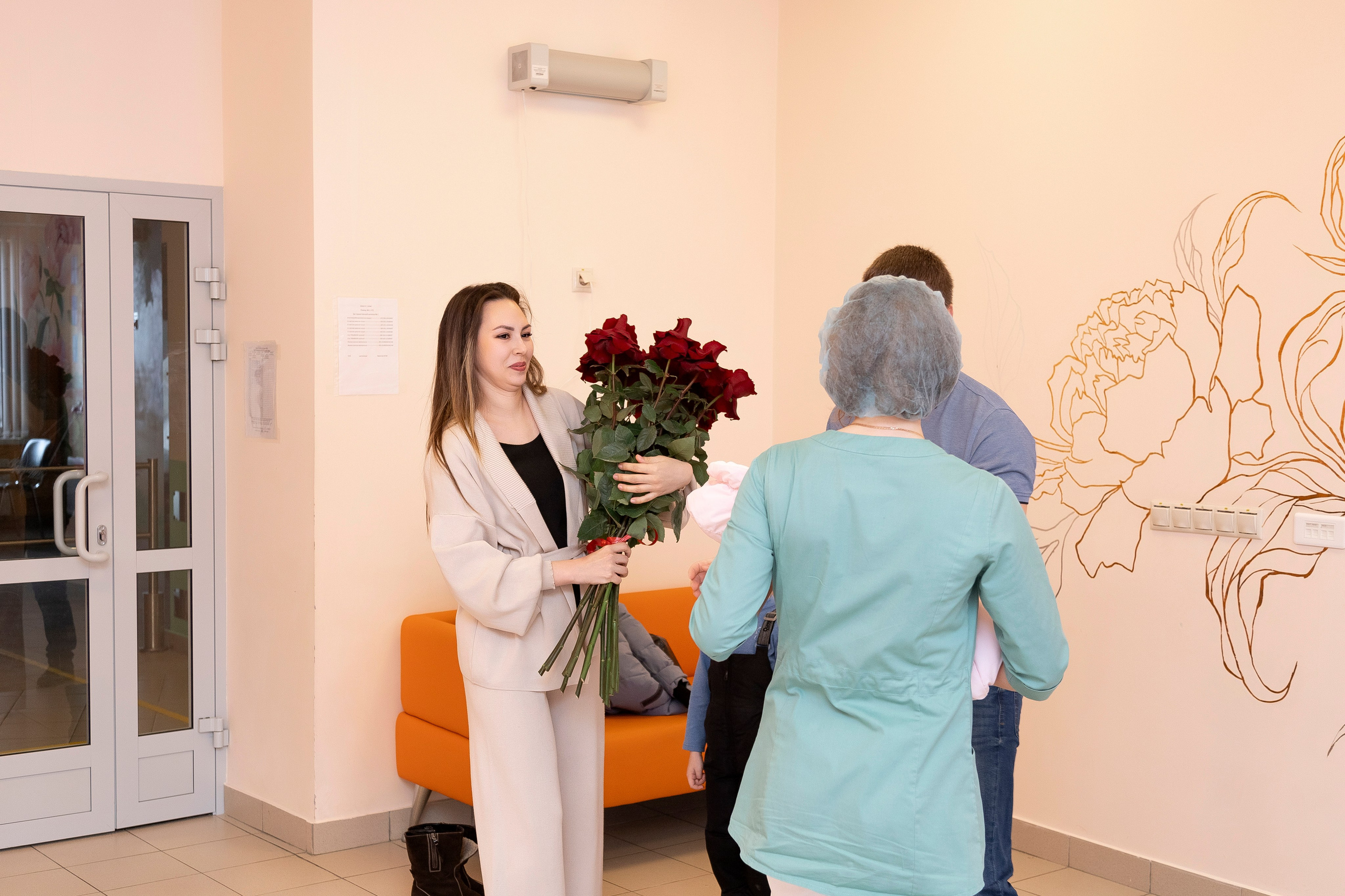 Выписка из роддома. Семейный фотограф в Сургуте Тимершина Мария