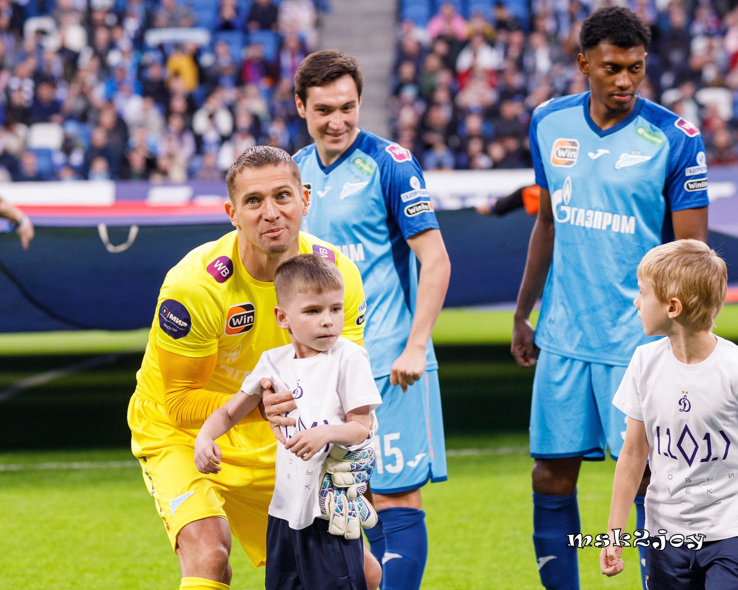 Фоторепортаж. РПЛ. Динамо — Зенит. Михаил Тоцкий портретный и репортажный фотограф в Москве