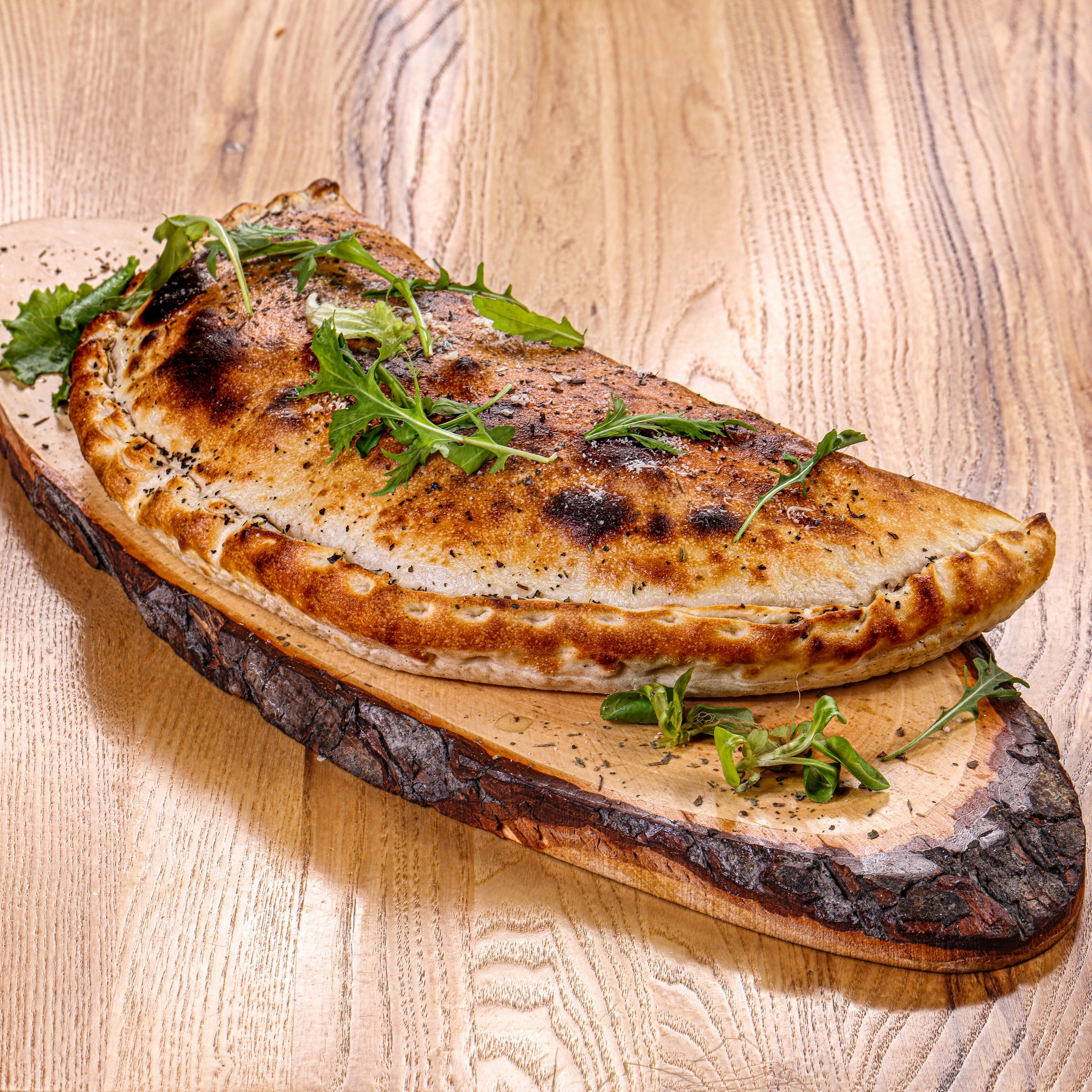 Фотосъемка пиццы. Заказ по тел.: +7 (906) 006-90-22. Фуд-фотограф Андрей Старостин — съемка еды в Москве. 9000 руб. в час