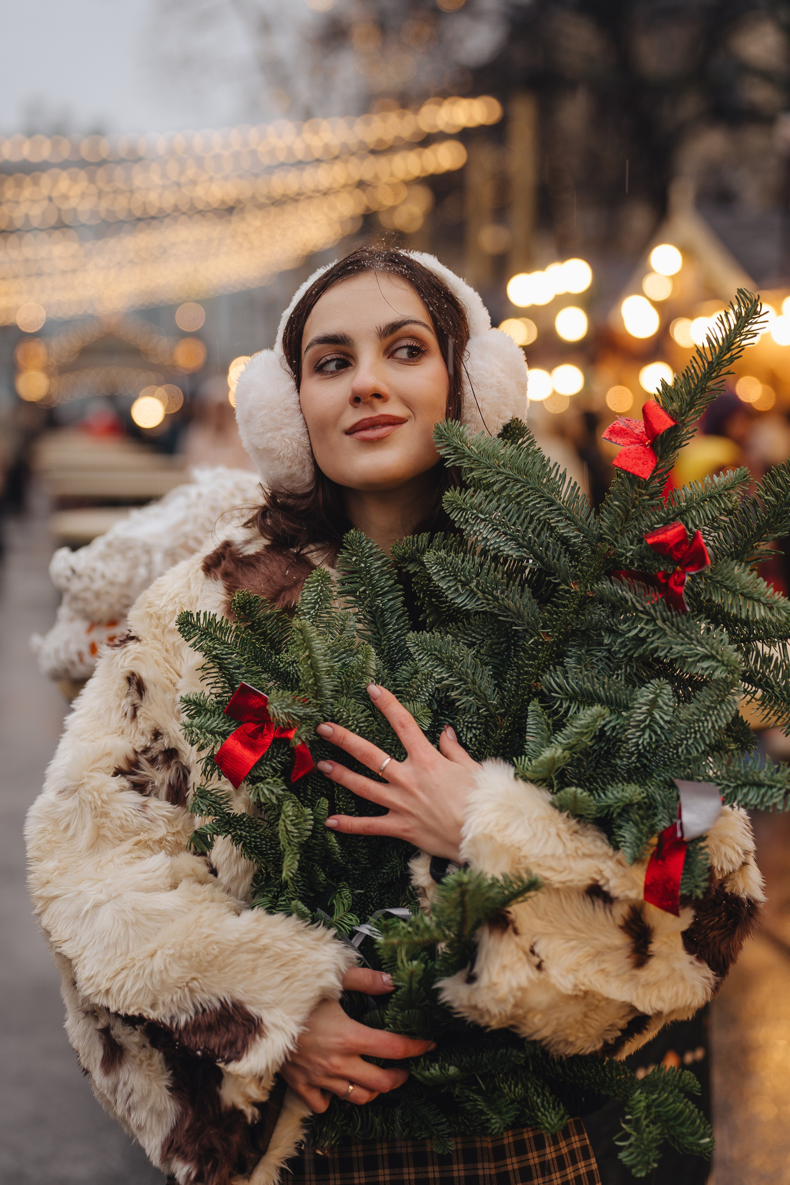 ПРОГУЛКА НА МАНЕЖНОЙ ПЛОЩАДИ ДЛЯ ДЕВУШКИ ПЕРЕД НОВЫМ ГОДОМ (НОВОГОДНЯЯ ФОТОСЕССИИЯ НА МАНЕЖНОЙ ПЛОЩАДИ). Профессиональный фотограф, Санкт-Петербург — Виктория Богомолова
