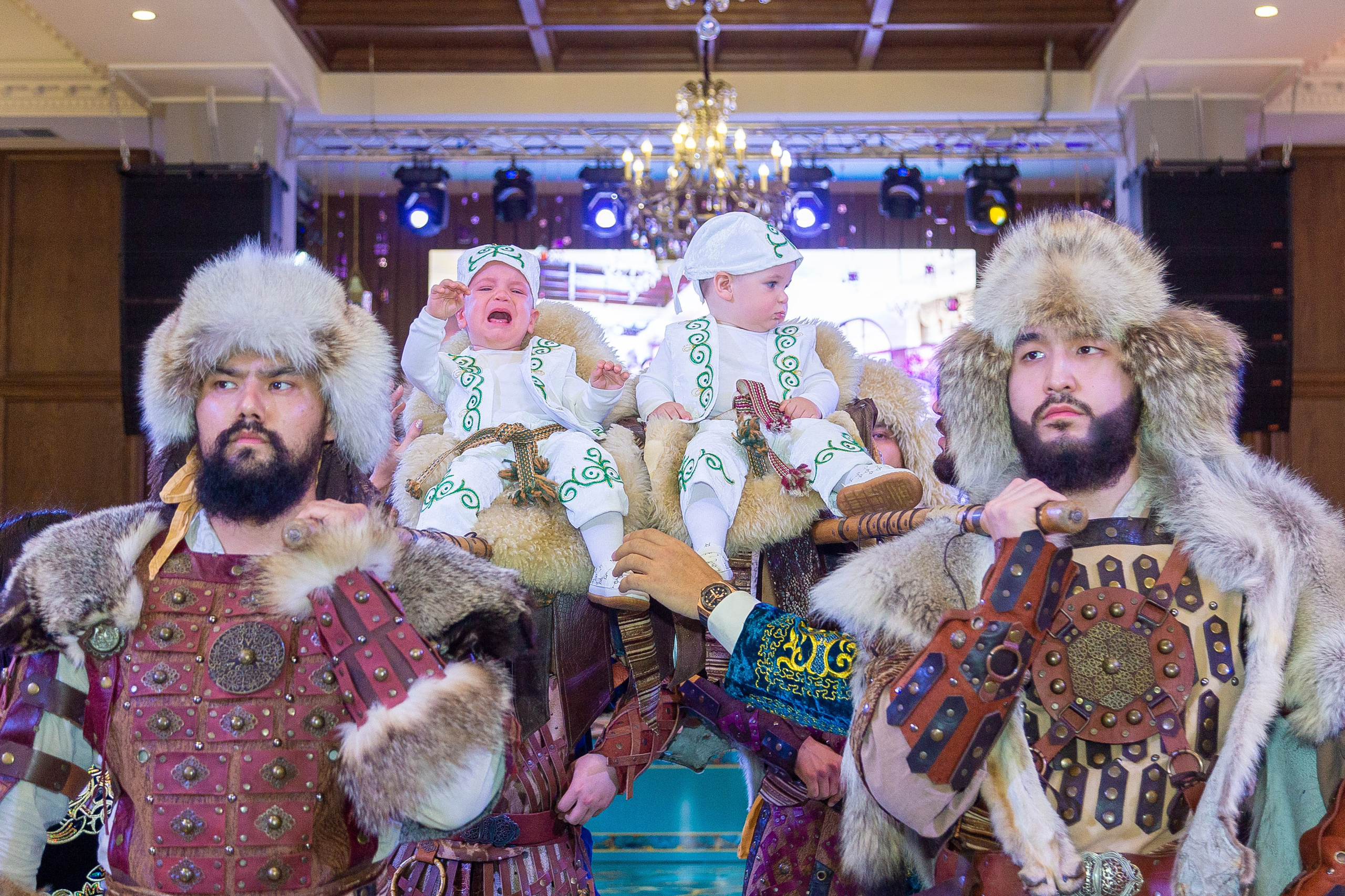 Лео и Давид годик. Свадебный фотограф в Алматы Айгерим Верба
